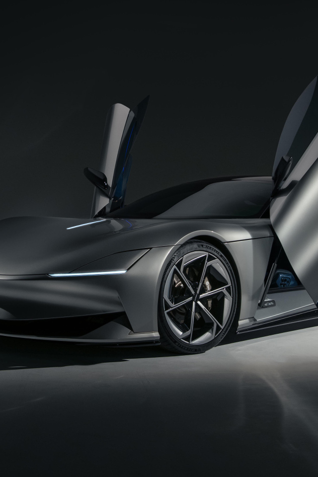 Автомобиль Karma Ivara 2024 года с открытыми дверями