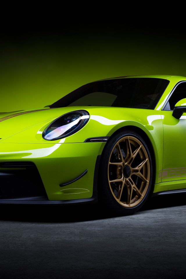 Автомобиль Porsche 911 GT3  вид спереди