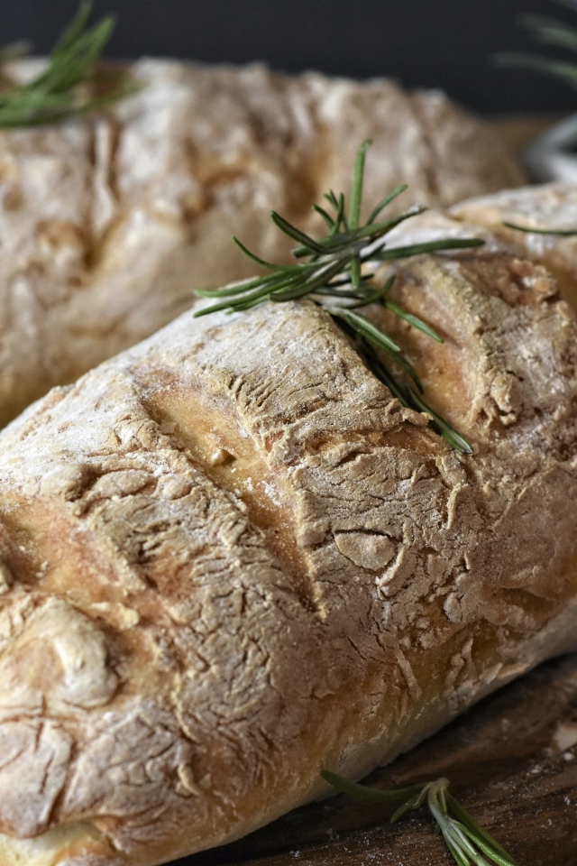 Чиабатта с розмарином крупным планом