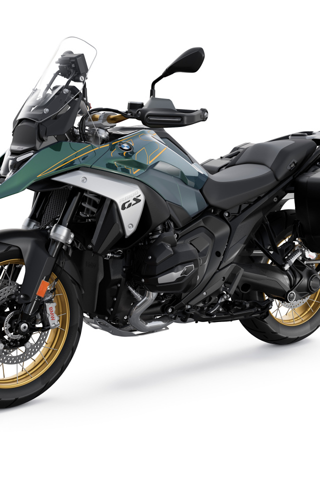 Новый мотоцикл BMW R 1300 GS на белом фоне