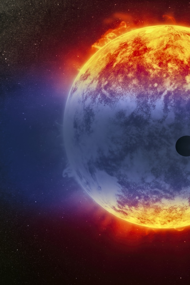 Маленькая планета на фоне солнца