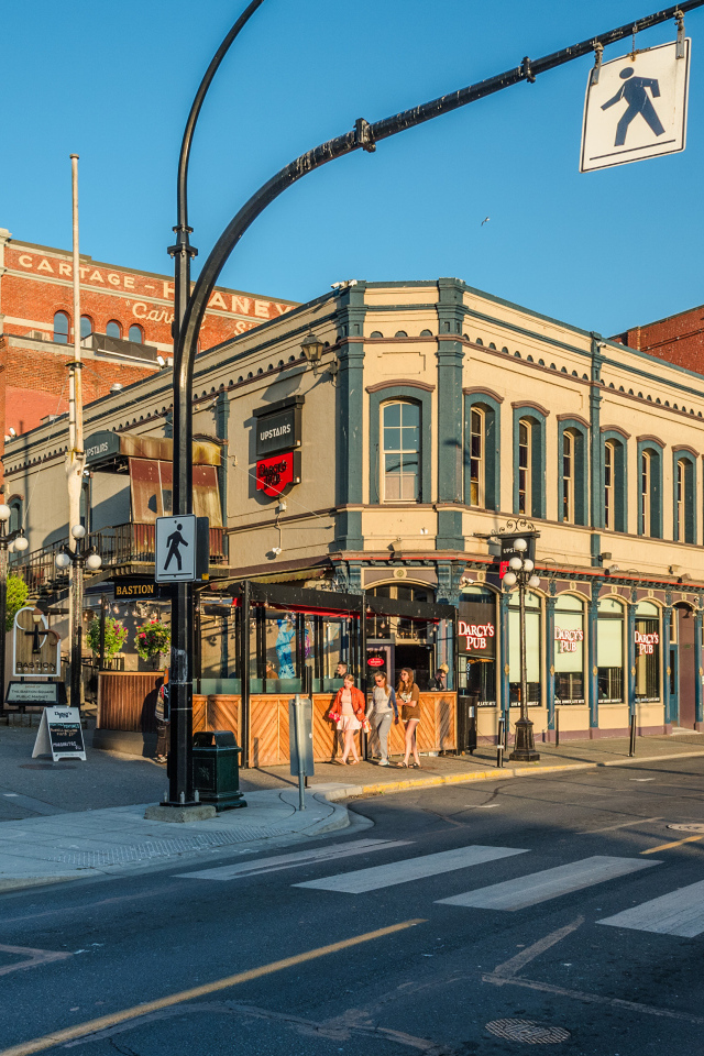 Красивые дома в лучах солнца, Канада 