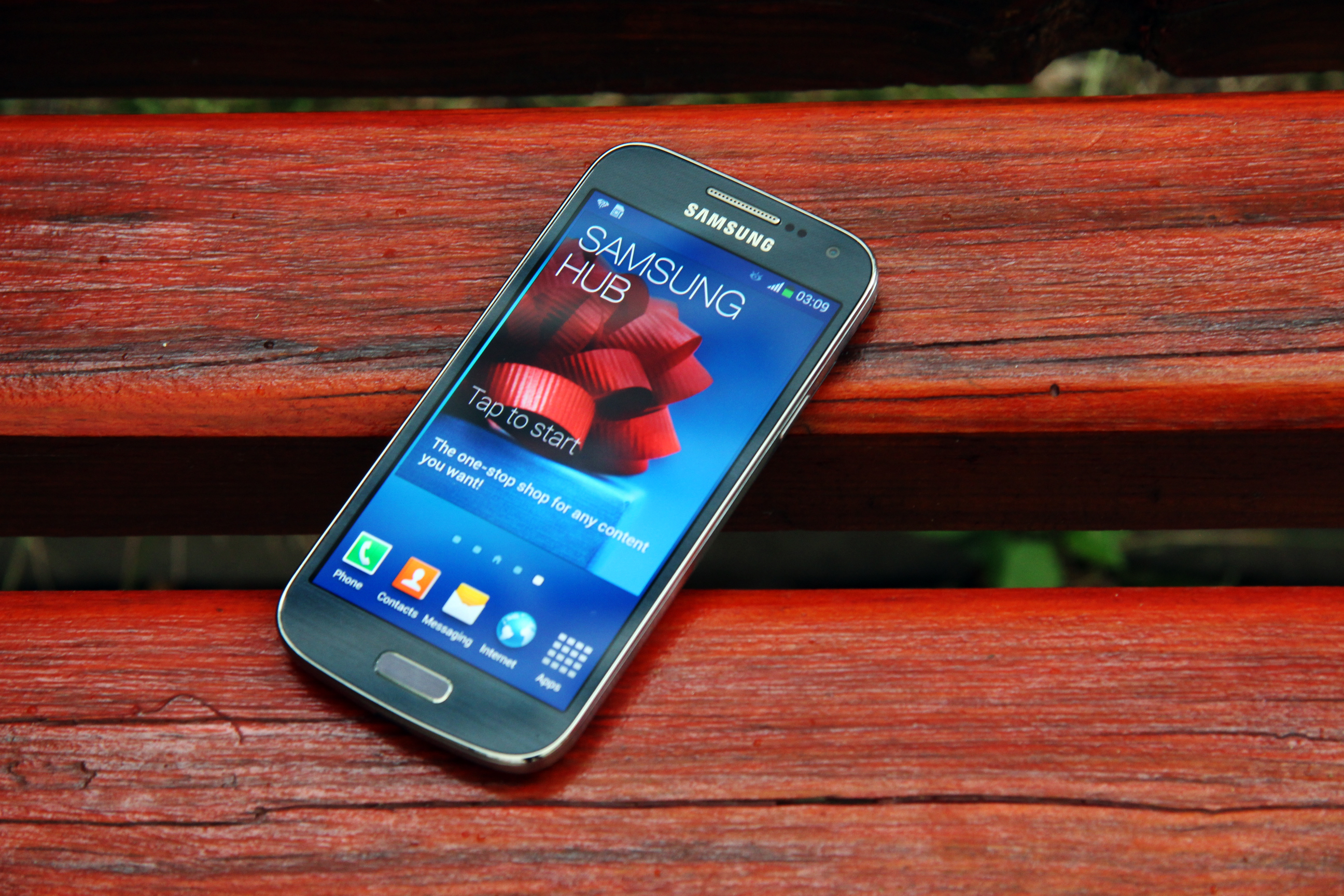 Samsung Galaxy S4 on the bench.