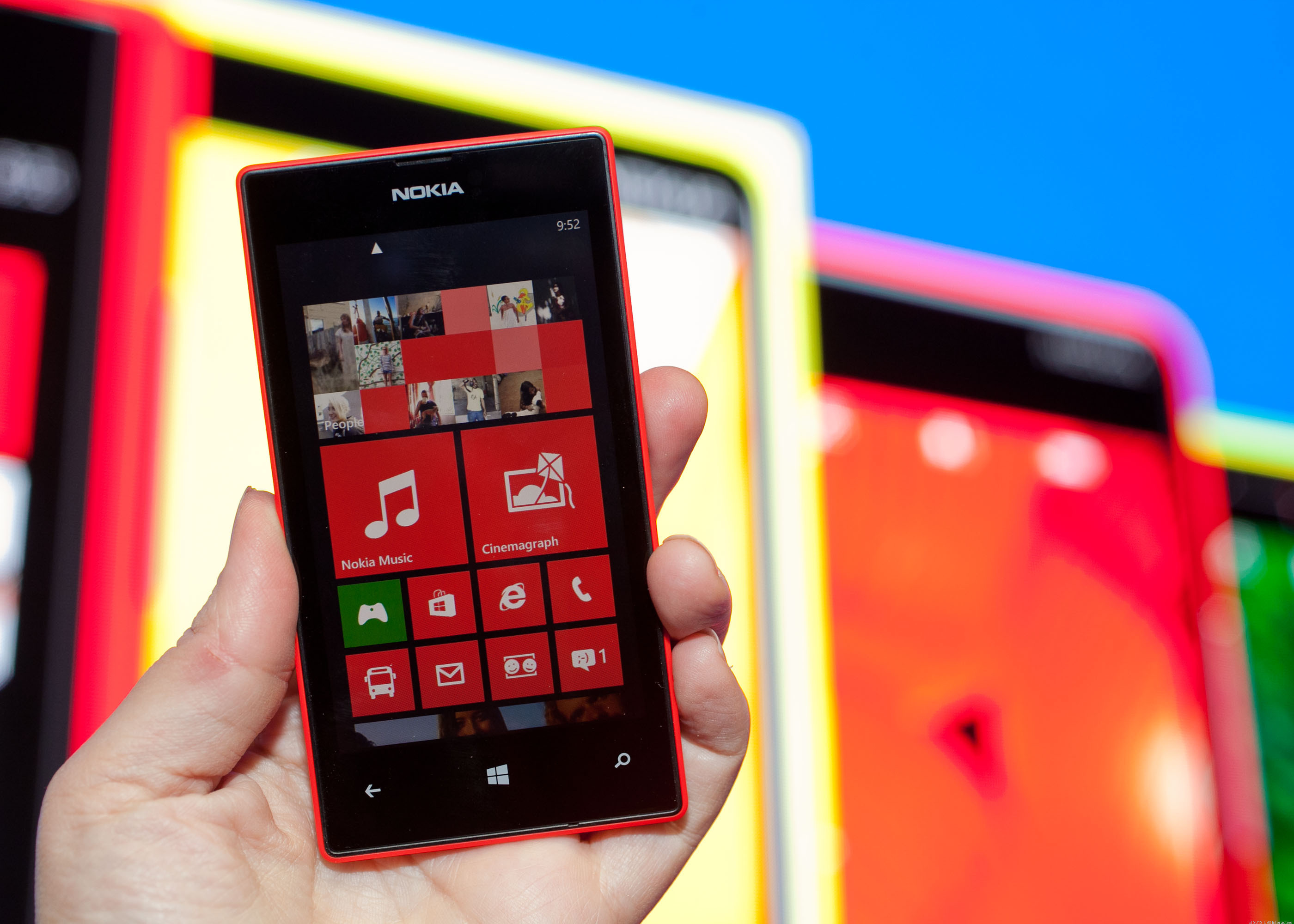 Sfondi Natalizi Nokia Lumia 520.Red Nokia Lumia 520 Wallpapers And Images Wallpapers Pictures Photos