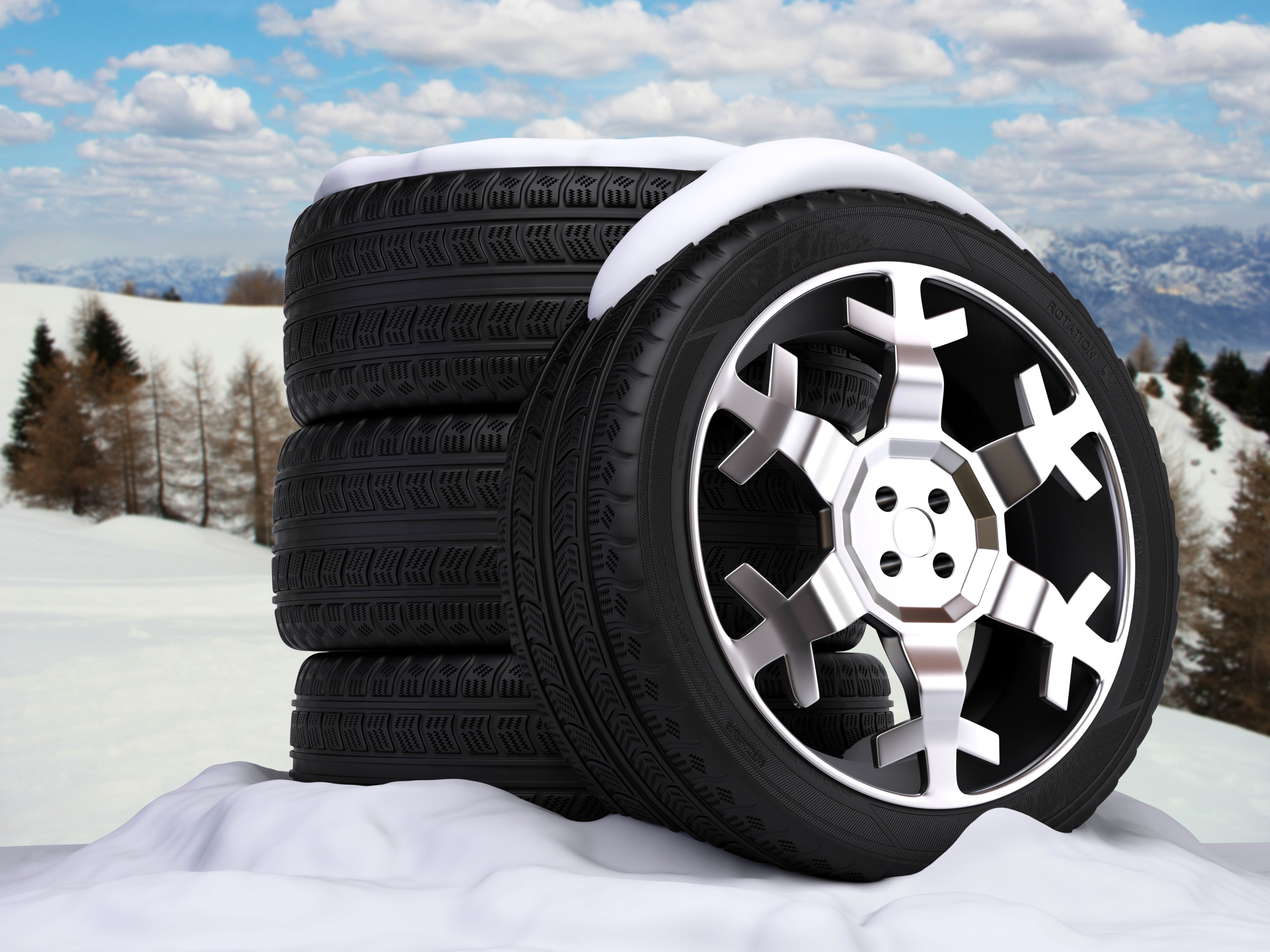 Какие диски колес лучше. Зимняя резина. Автомобильная зимняя шина. Покрышки зимние для автомобиля. Колесо автомобиля.