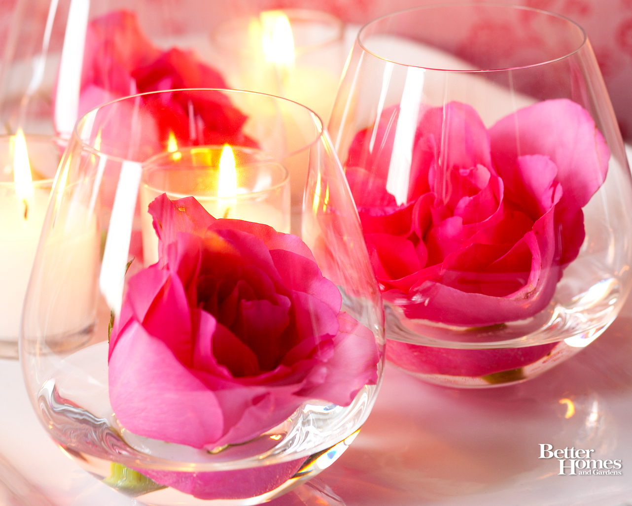 Rose in glass for Valentine's Day Desktop wallpapers 1024x600