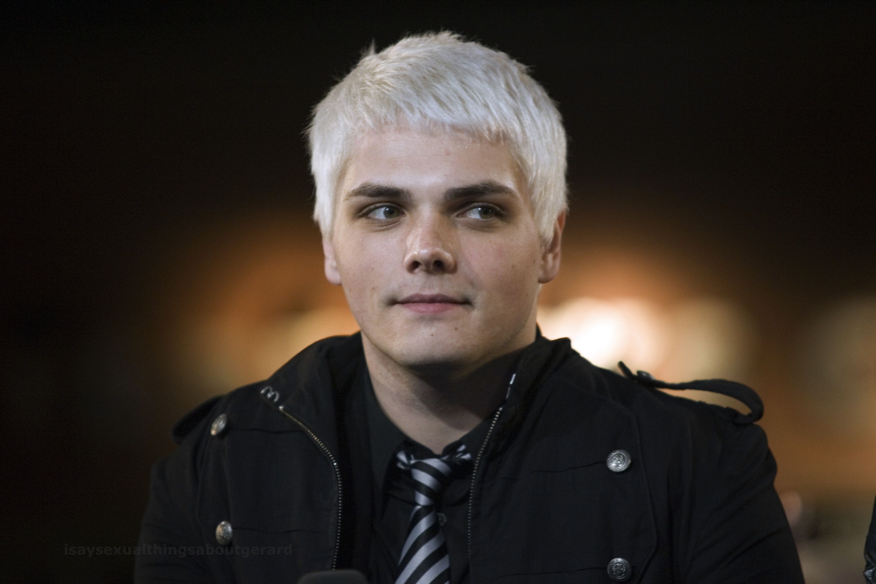 Знаменитая Суперзвезда Джерард Уэй - обои для рабочего стола, картинки ...