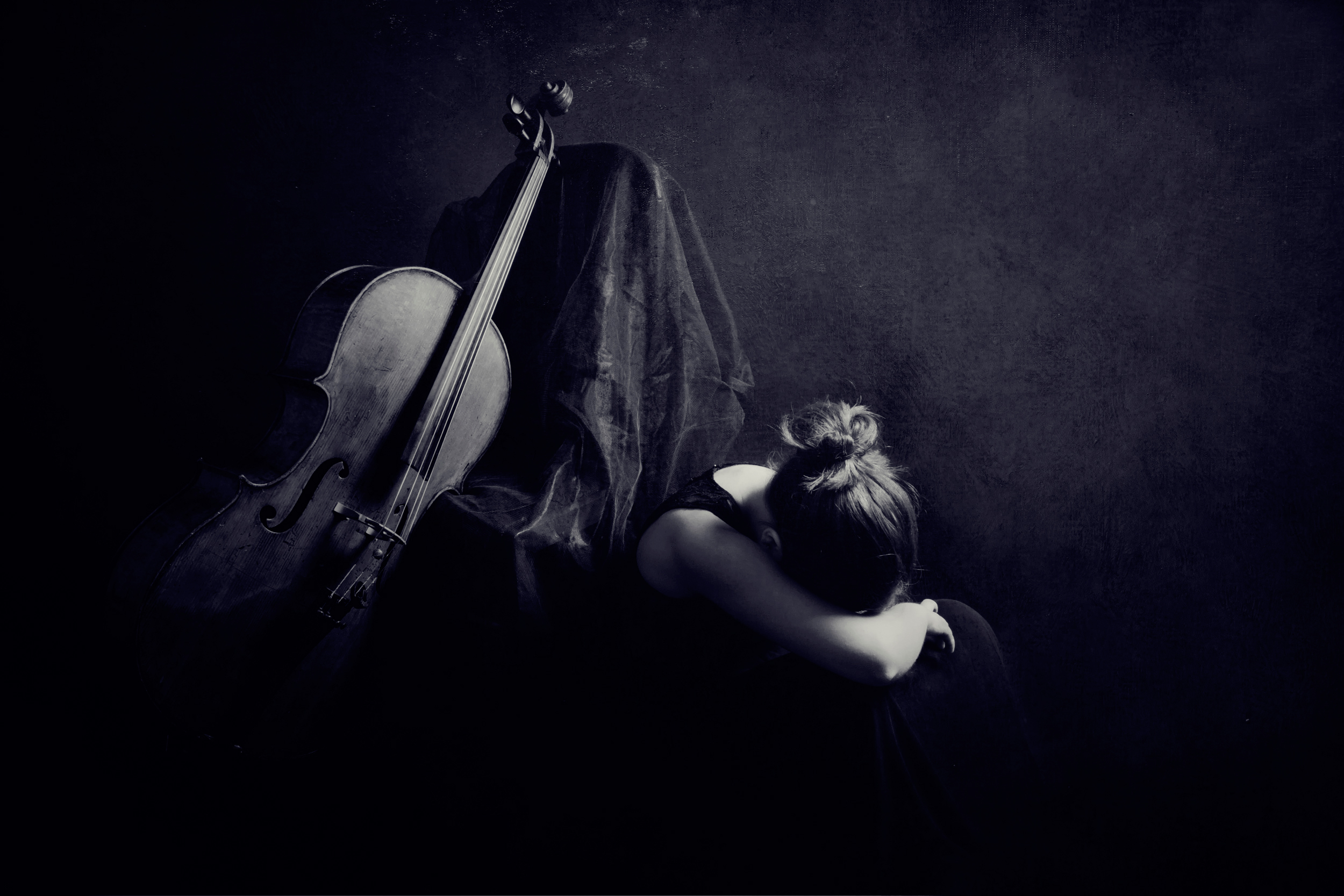 6 грустных песен. Девушки со скрипкой. Виолончель. Одинокая скрипка. Девушка с виолончелью.