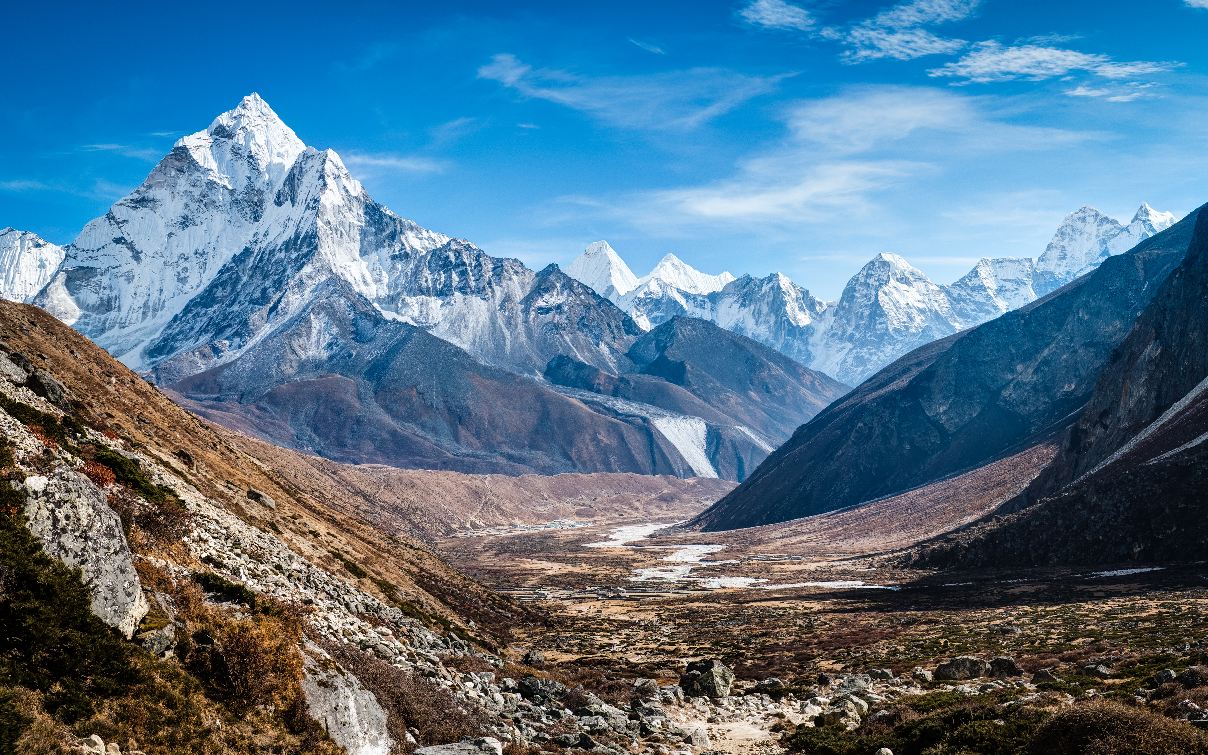 Nature___Mountains_Mount_Ama_Dablam_in_the_Himalayas_061144_.jpg