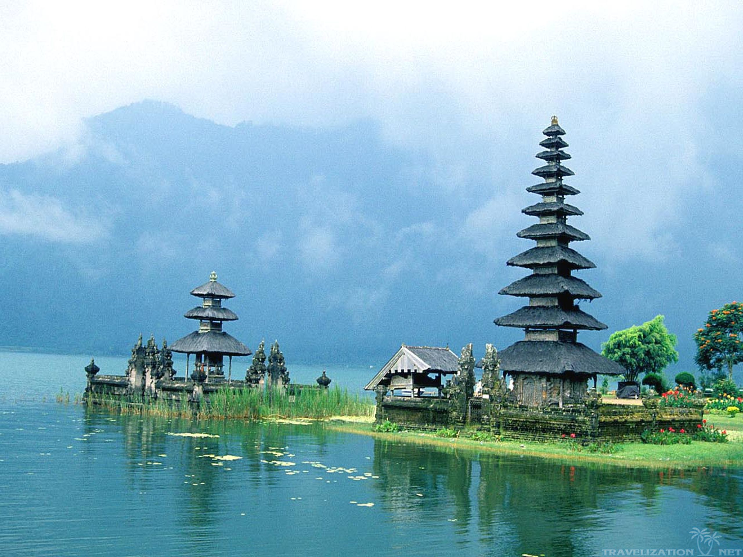 Индонезия. Бедугул храм Бали. Бали (остров в малайском архипелаге). Храм Пура улун дану. Кинтамани, Бангли Редженси, Бали - Индонезия.