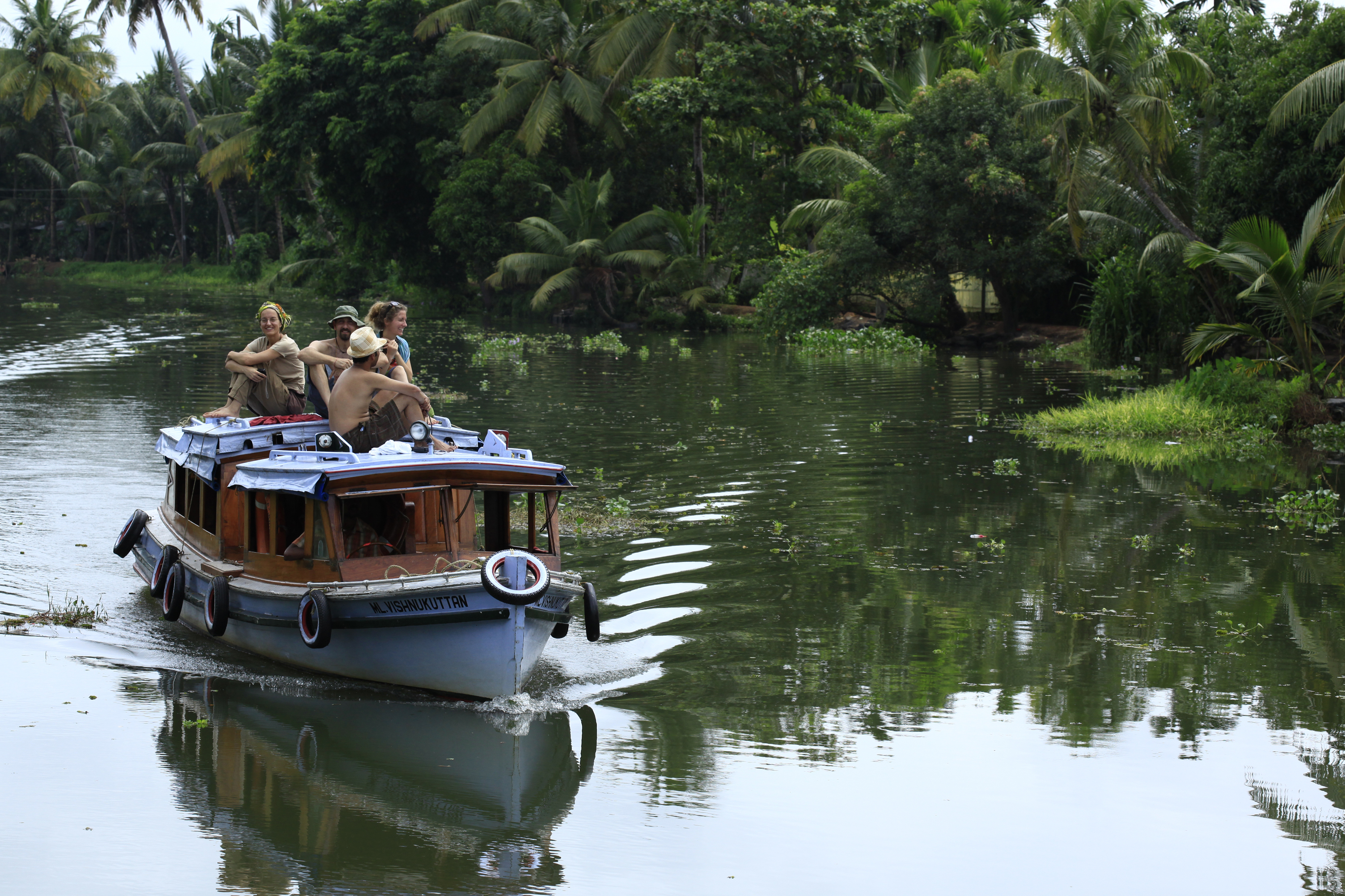 Путешествуем на лодке. Керала Кочин. Кочин Индия. Кочин Керала Индия. Путешествие по Амазонке.