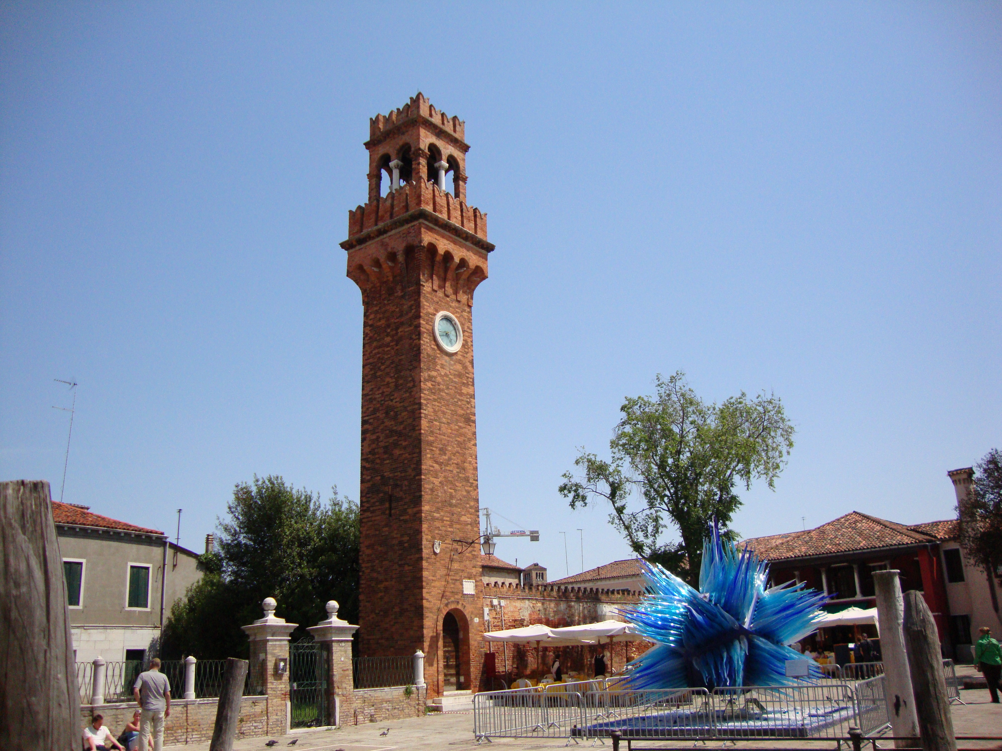 Италия часовой. Часовая башня в Италии. Италия башня с часами. Часовая башня Святого марка в Венеции. Двойная башня с часами в Италии.