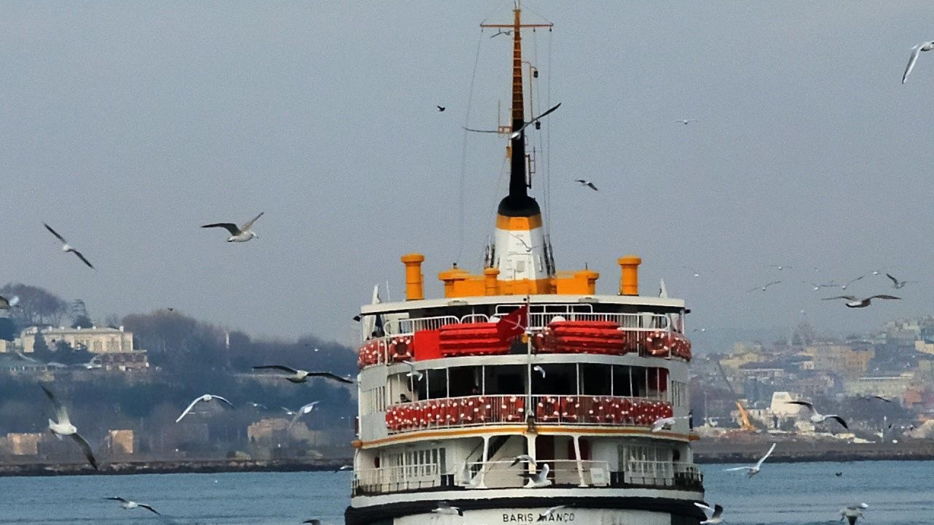 Стамбул русскоговорящий. Vapur Стамбул. Стамбул катер. Прогулочные катера Стамбул. Стамбул корабли.