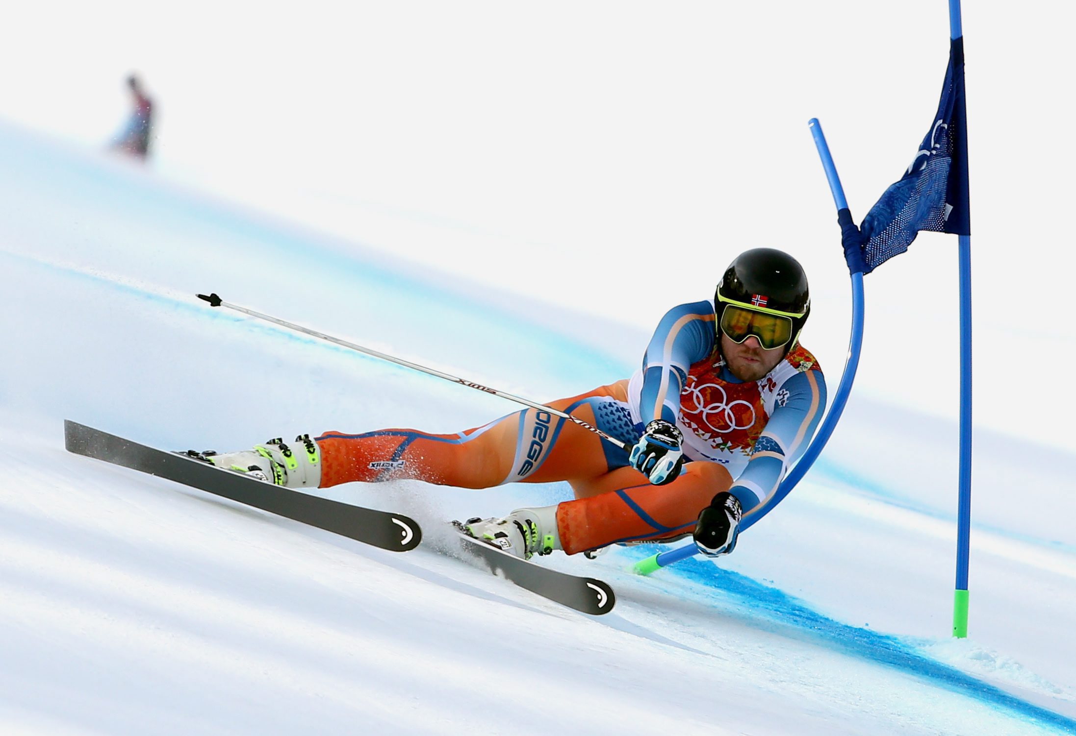 дали лыжник