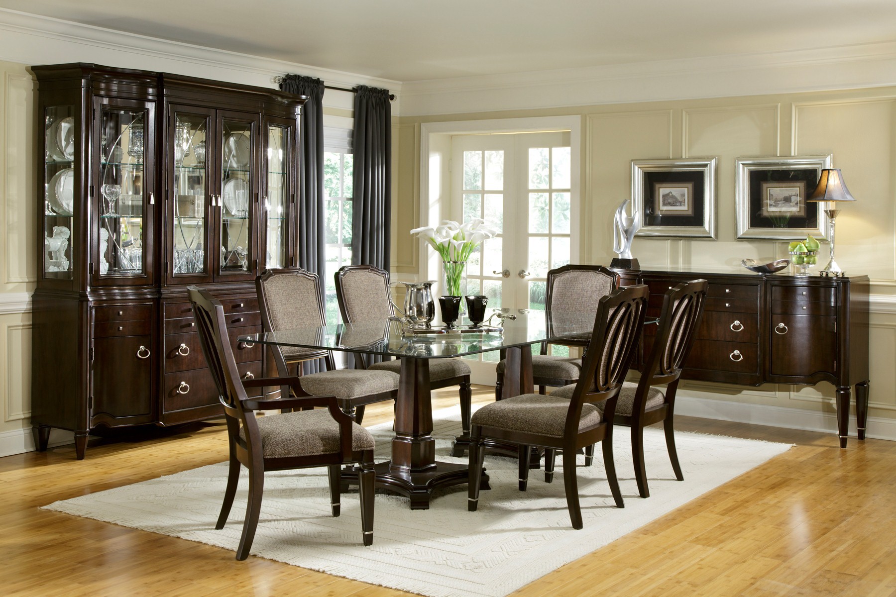 Классический комната мебель. Столовый гарнитур для гостиной. Красивая мебель для столовой. Мебель для гостиной в классическом стиле. Красивые столовые.