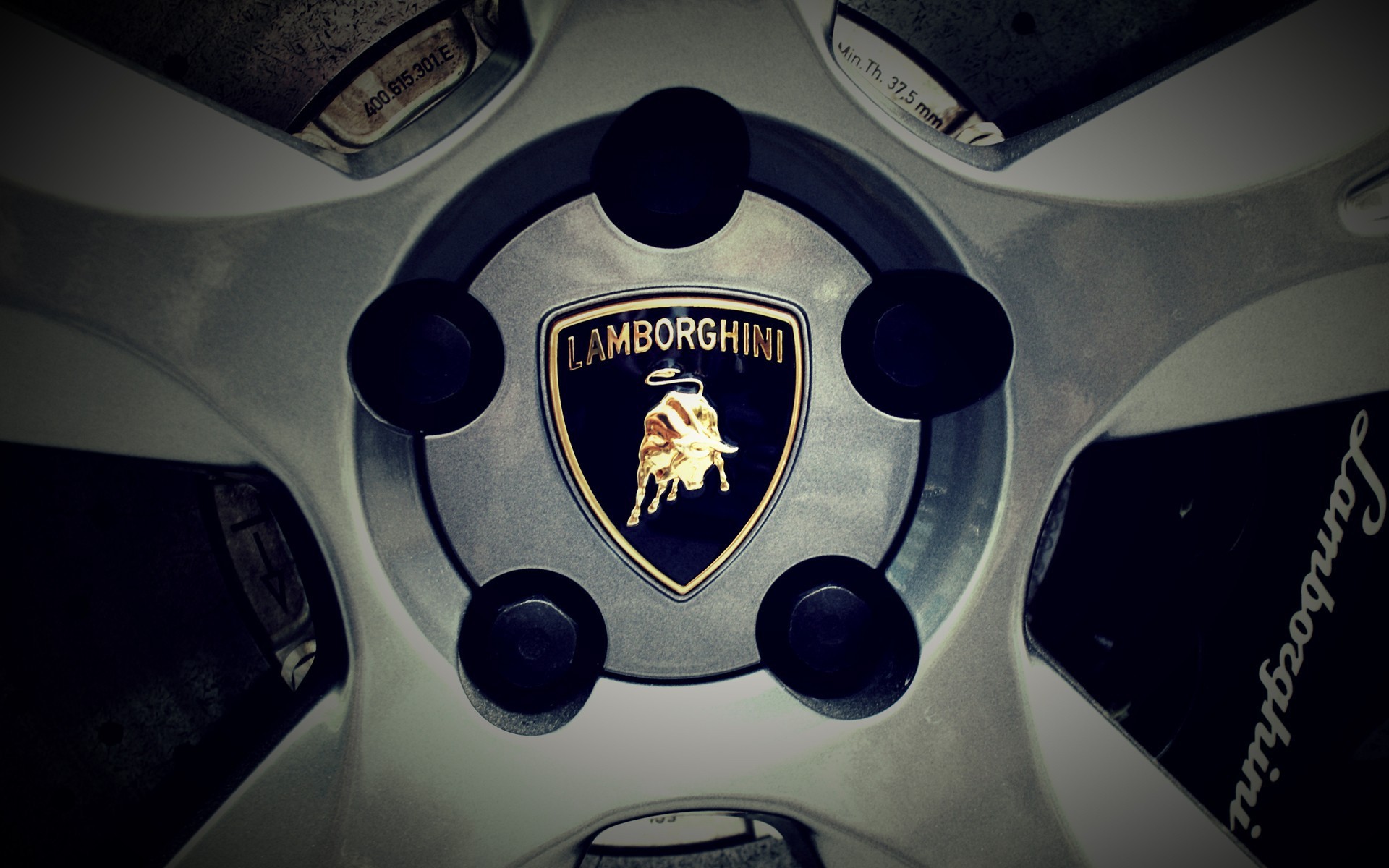 Lamborghini logo on wheel Desktop wallpapers 1440x900