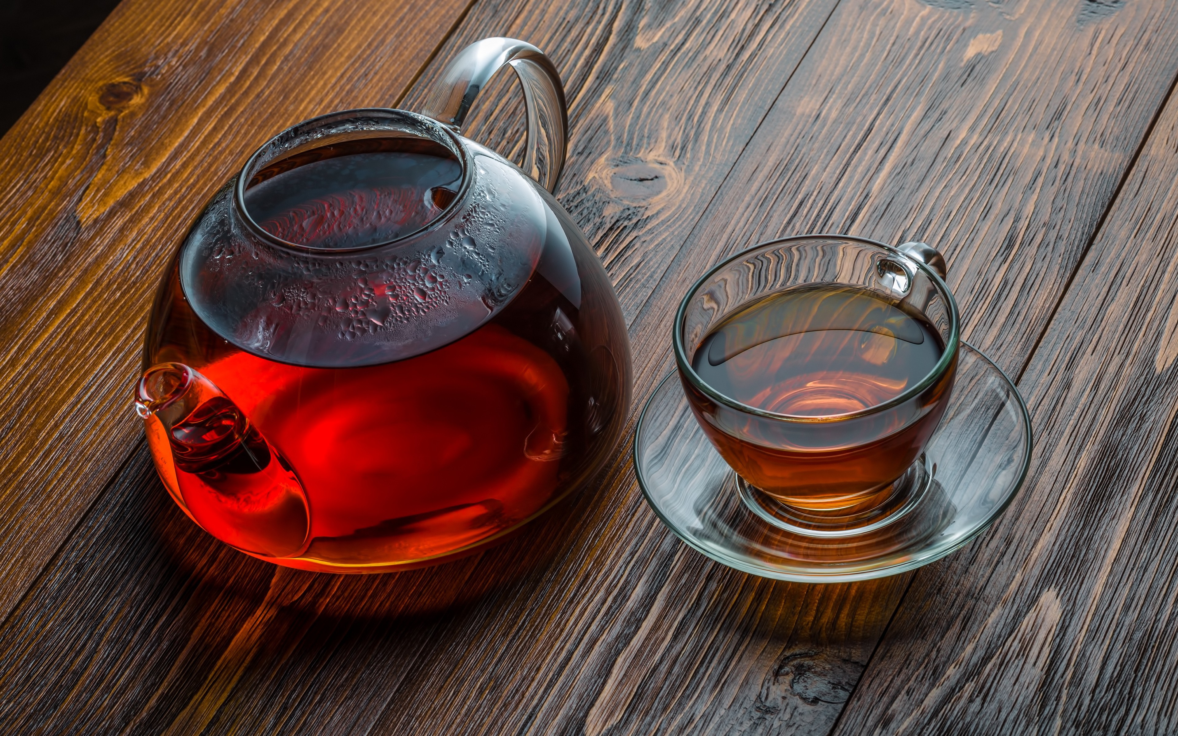Food___Drinks_Tea_in_a_transparent_teapot_109733_.jpg