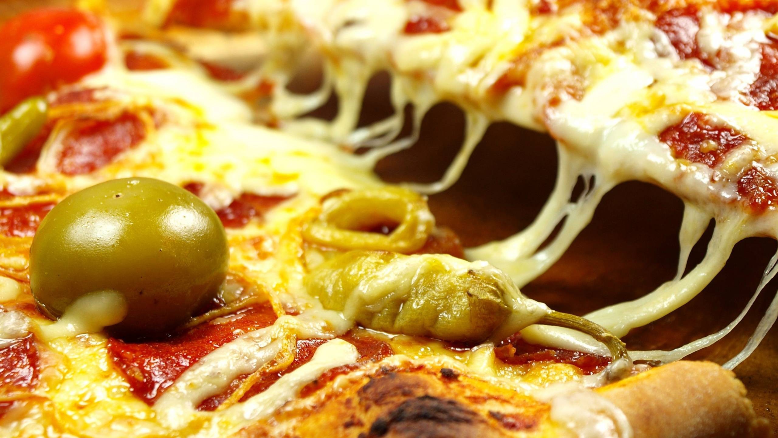 Zastaki.com - Пицца с сыром и зелеными оливками