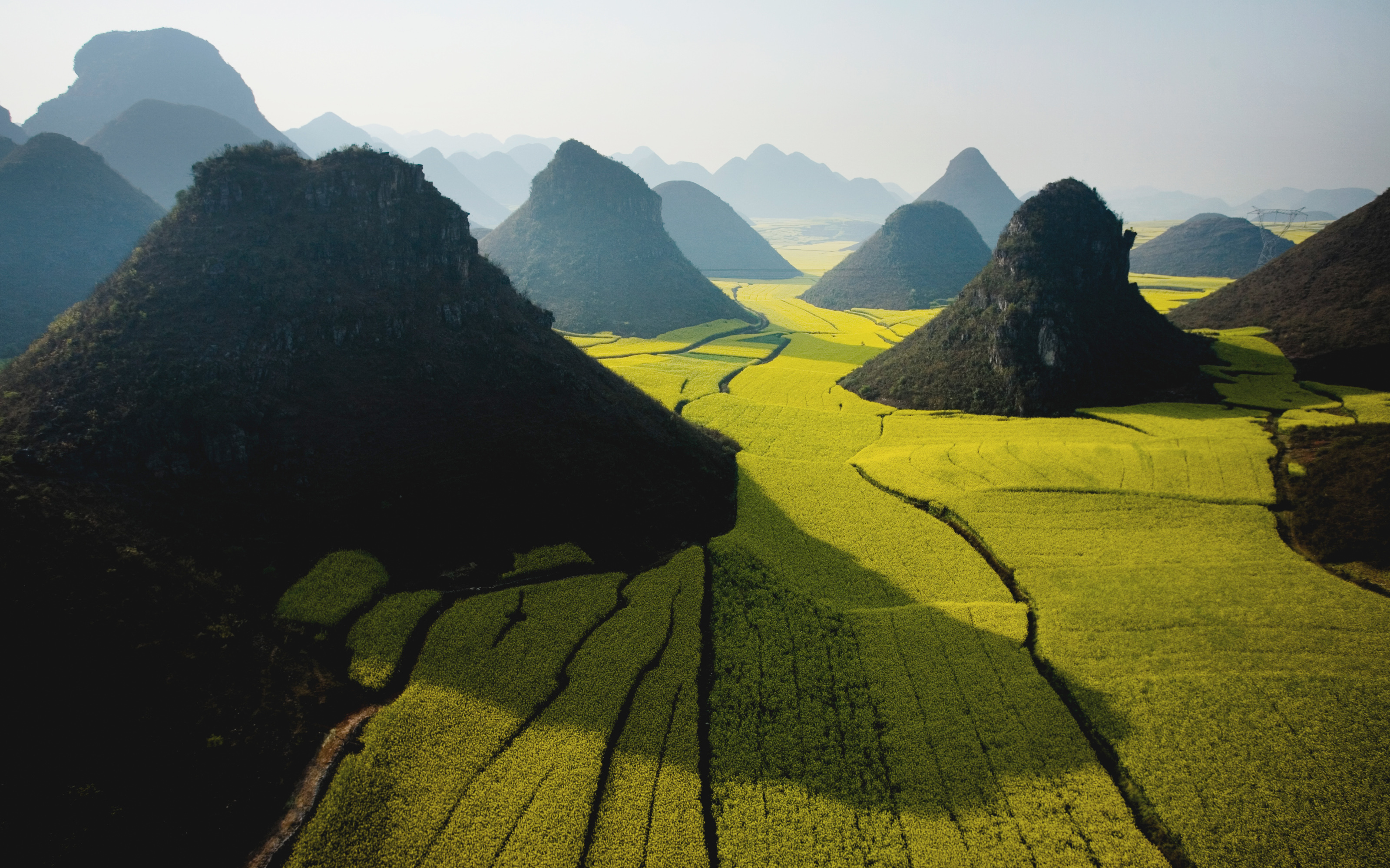 Природный ландшафт. Карстовые горы Гуанси Китай. Ландшафт горы Китай. Горы Хуаншань, Китай. Китай Долина холмов.