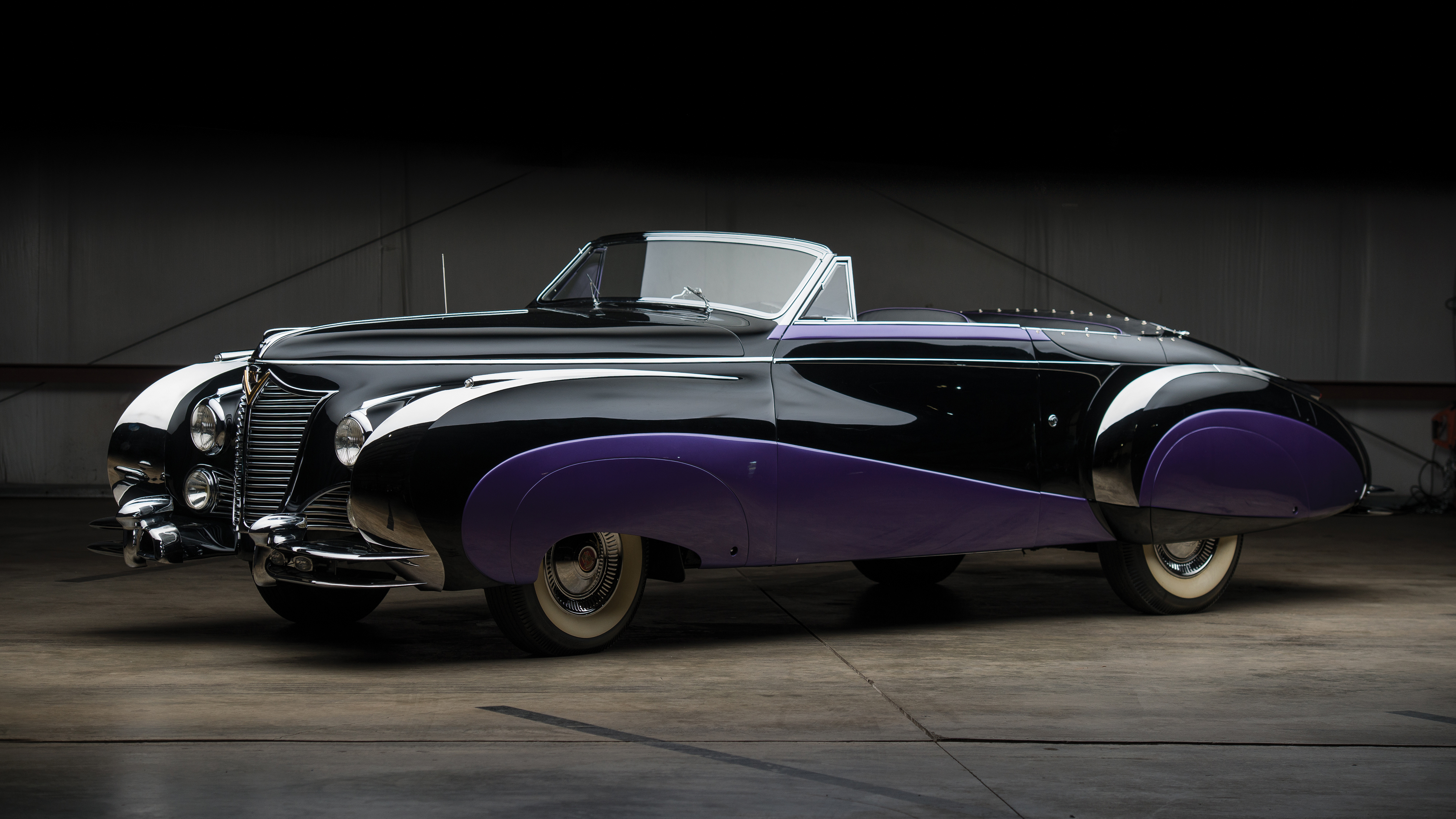 Stylish Retro Car Cadillac Series 62 Classic Convertible