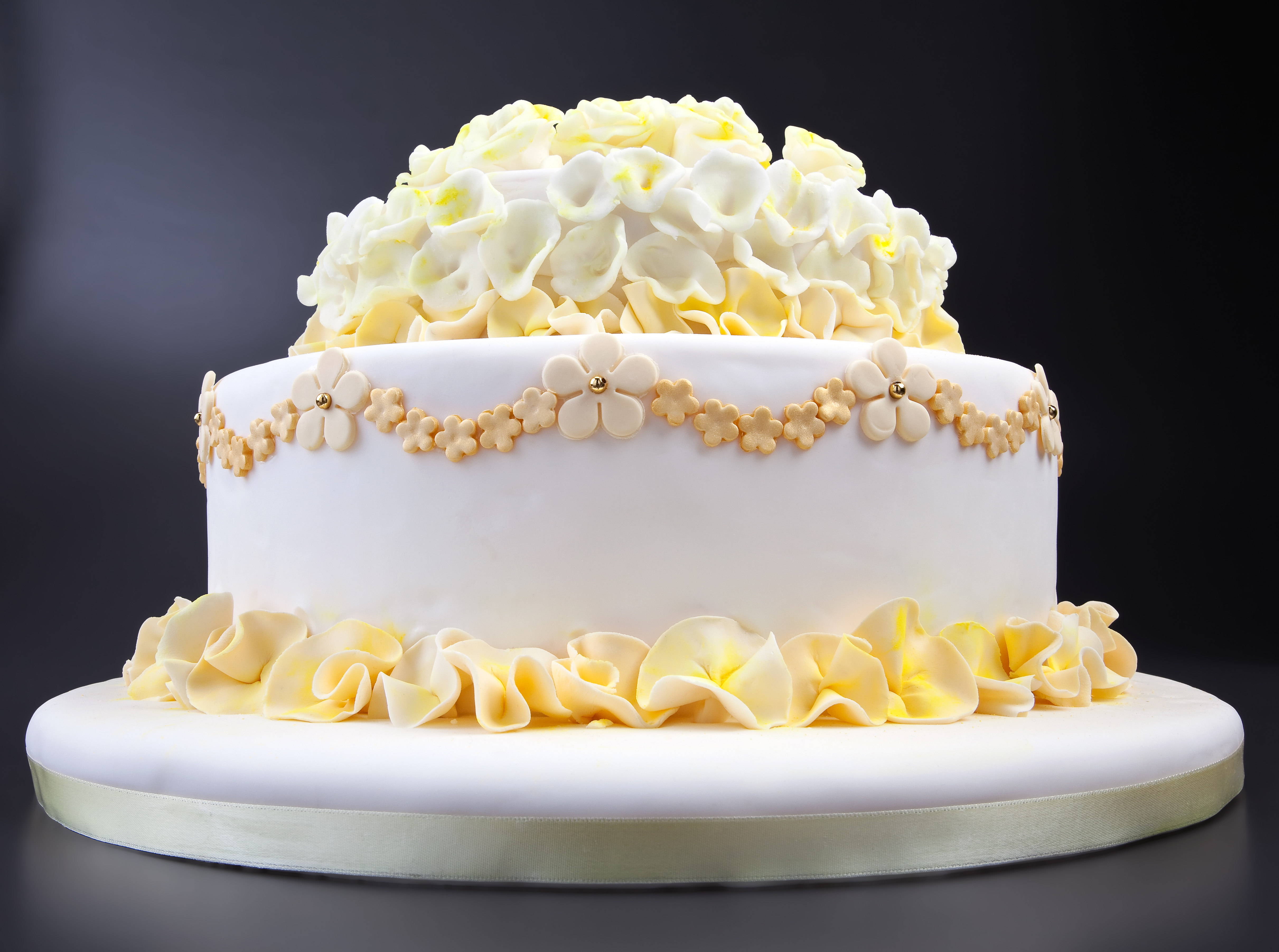 Большая картинка торта. Красивые торты. Шикарный торт. Красивые Свадебные торты. Украшение свадебного торта.