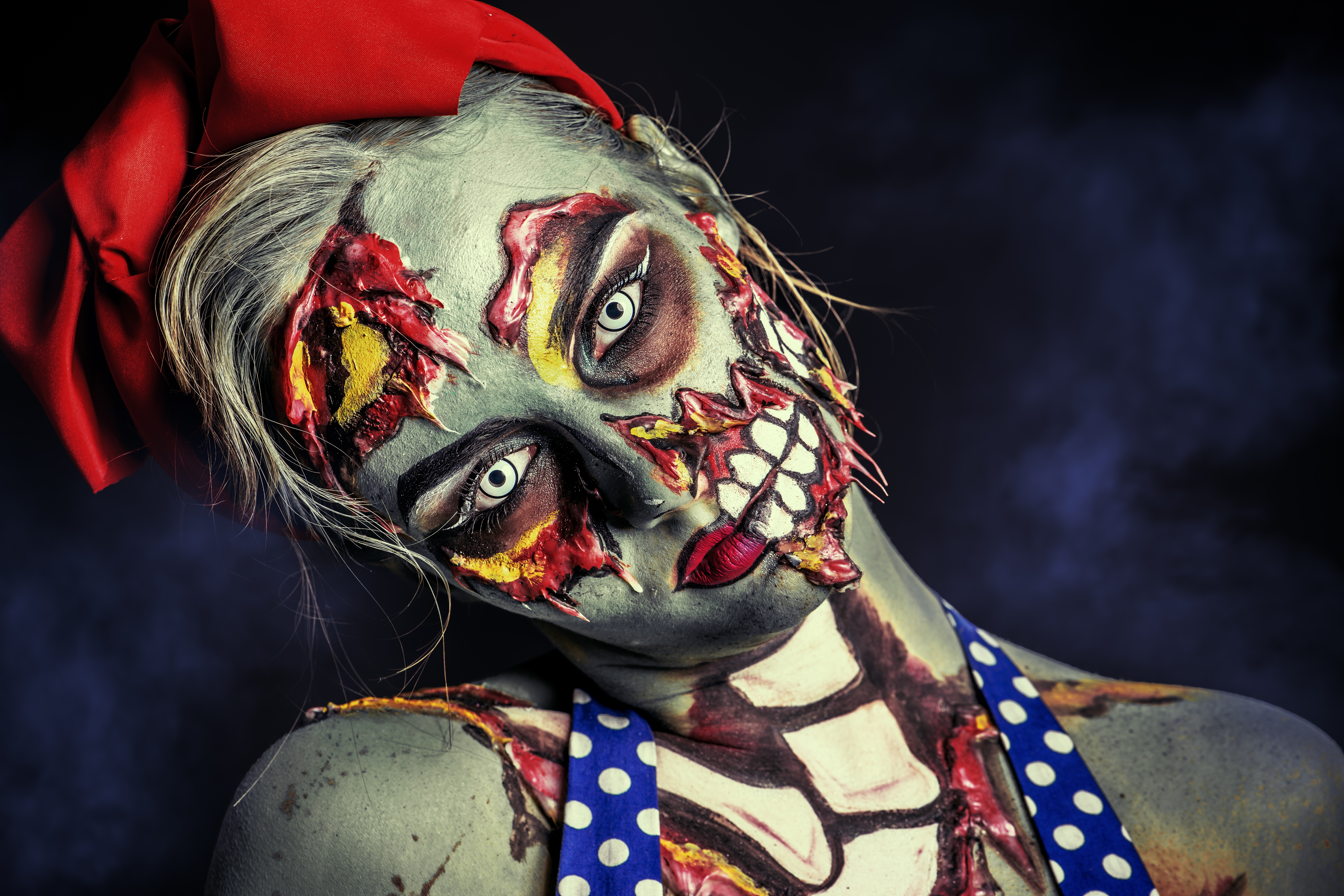 Zastaki.com - Молодая девушка с гримом зомби на Хэллоуин