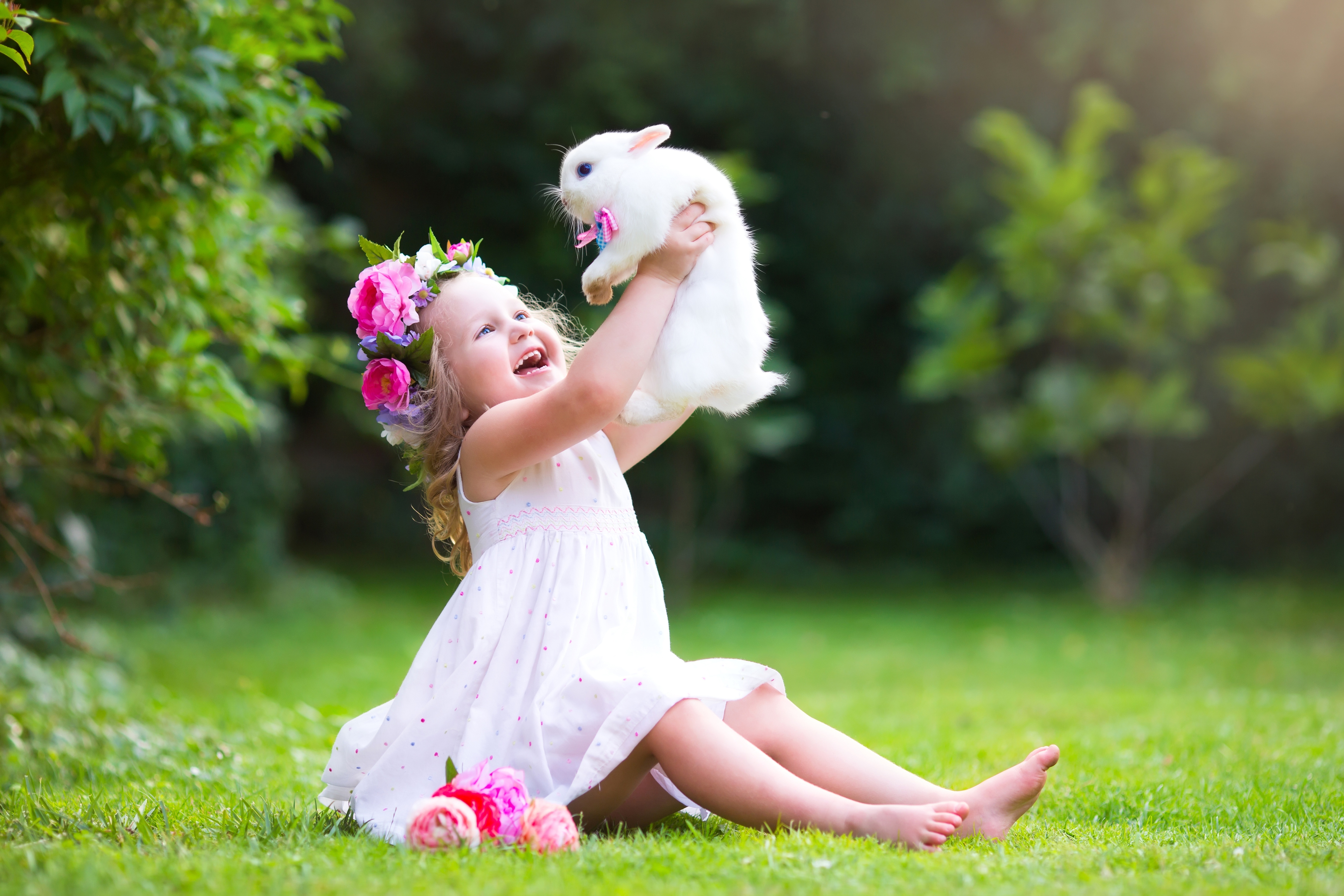 Крошки счастья. Девочка. Фотосессия с кроликом. Девочка с кроликом. Ребенок девочка.