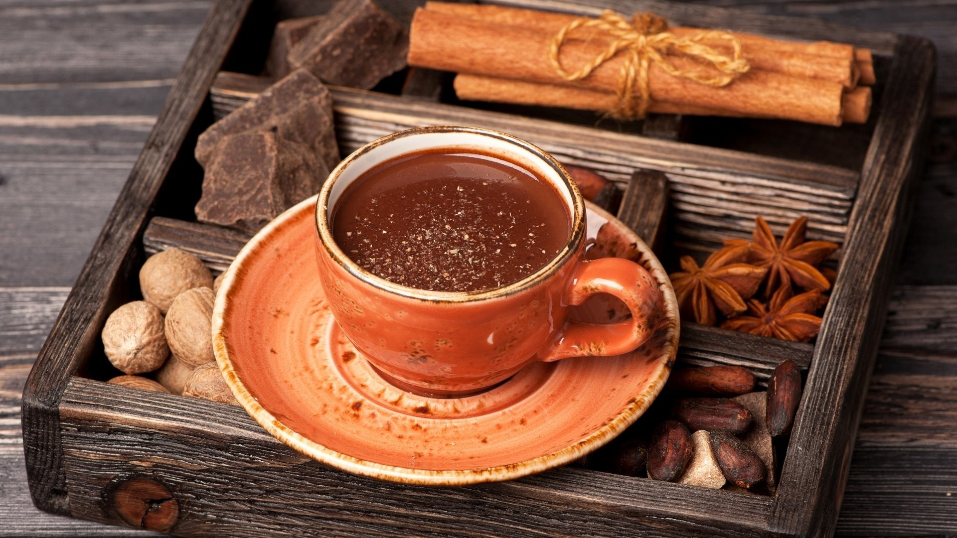 Чай и плитка шоколада. Кофе и шоколад. Чай с шоколадом. Чашка кофе. Горячий шоколад.