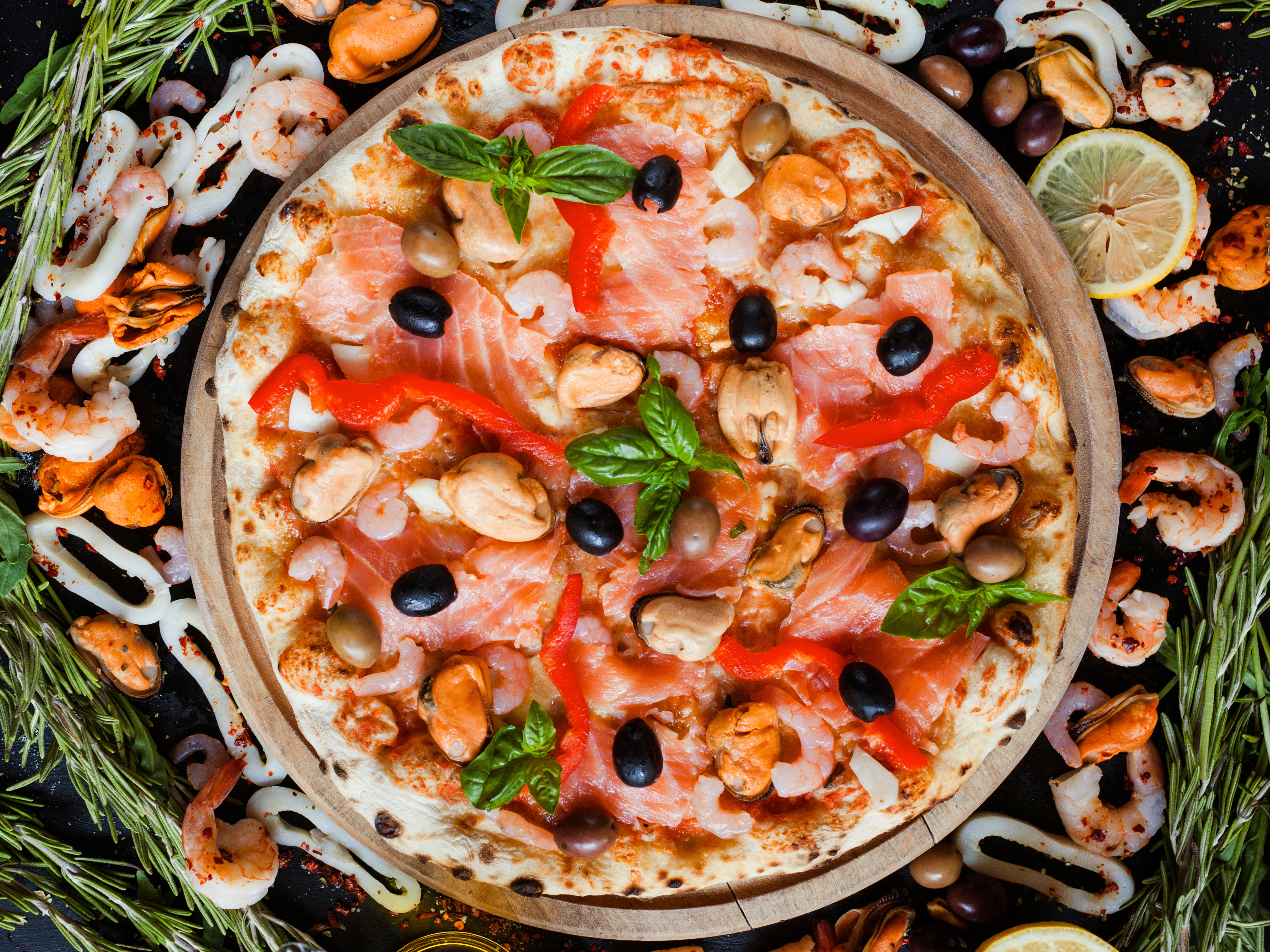 пицца с морепродуктами в сливочном соусе (120) фото