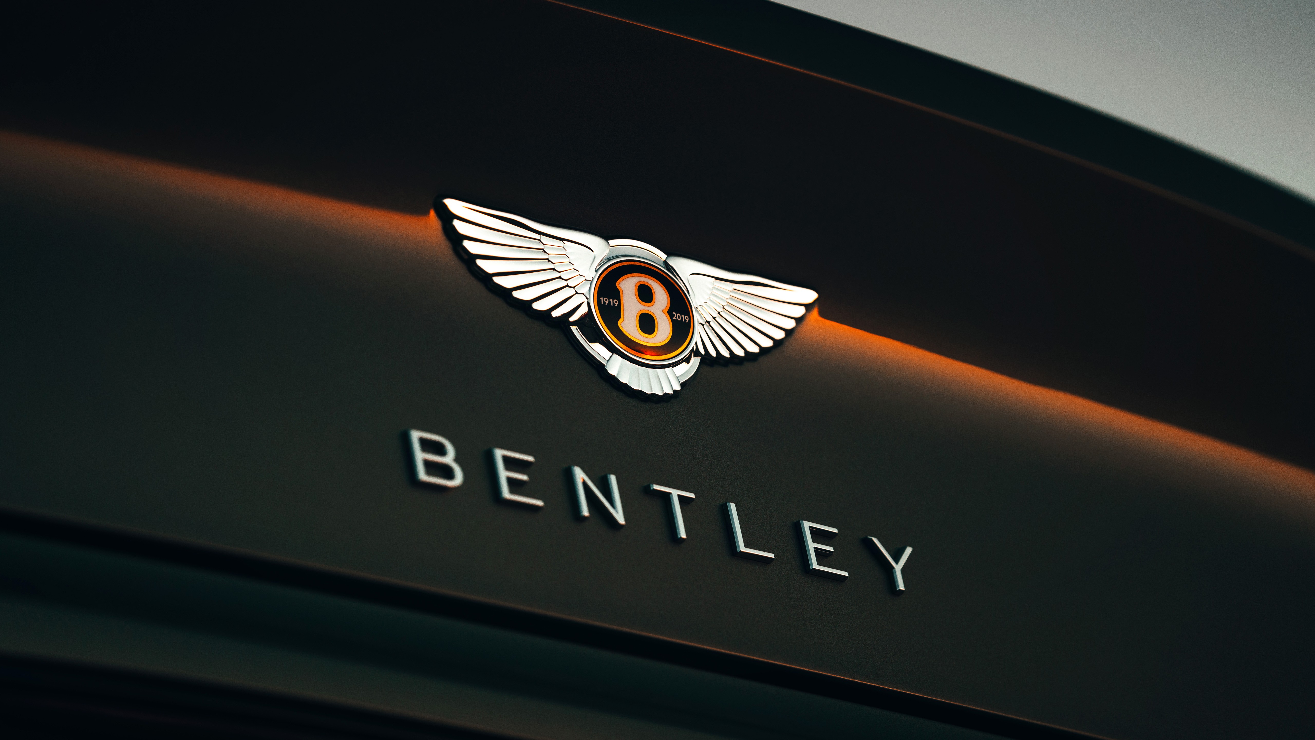 Corporate logo of the car Bentley Continental GT, 2019 Desktop wallpapers  1024x768