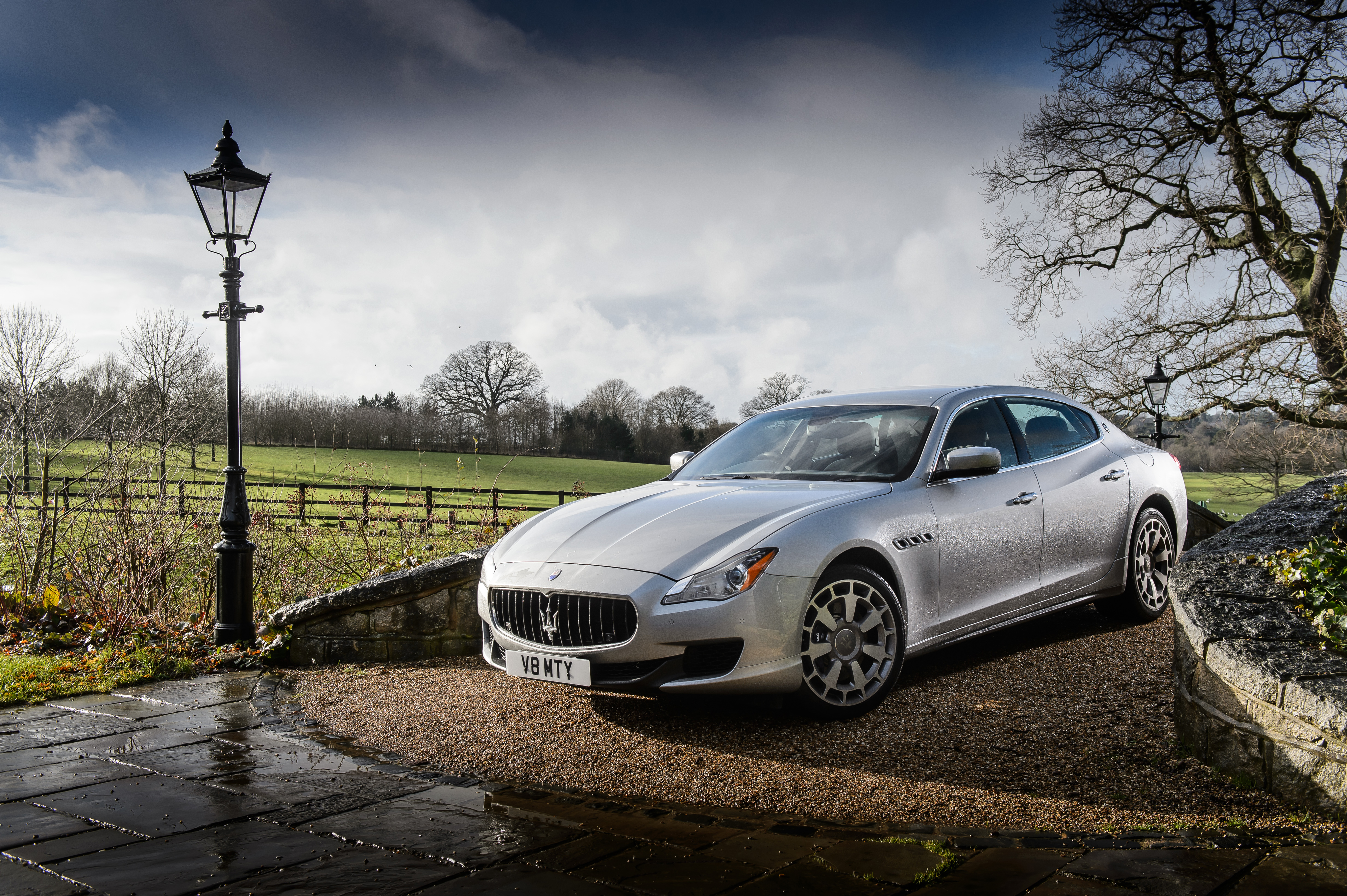 Мазерати сыр. Мазерати Кватропорте. Maserati Quattroporte автомобили Maserati. Мазерати Кватропорте 2017. Maserati Quattroporte серебро.
