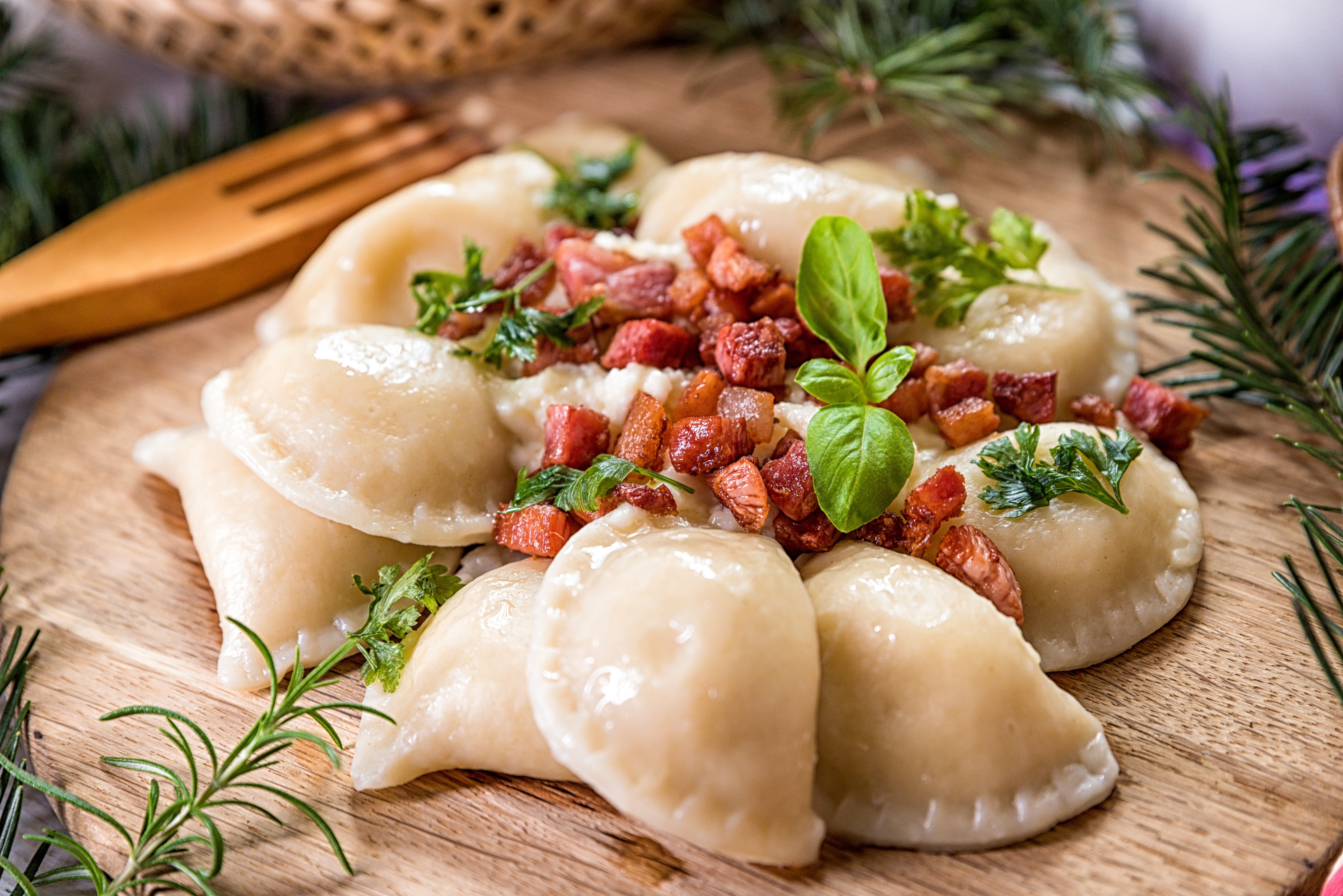 Вареники с замороженными грибами и картошкой. "Пельмени, вареники, манты" "Махно". Вареники староукраинские. Пельмени вареники. Красивый вареник.