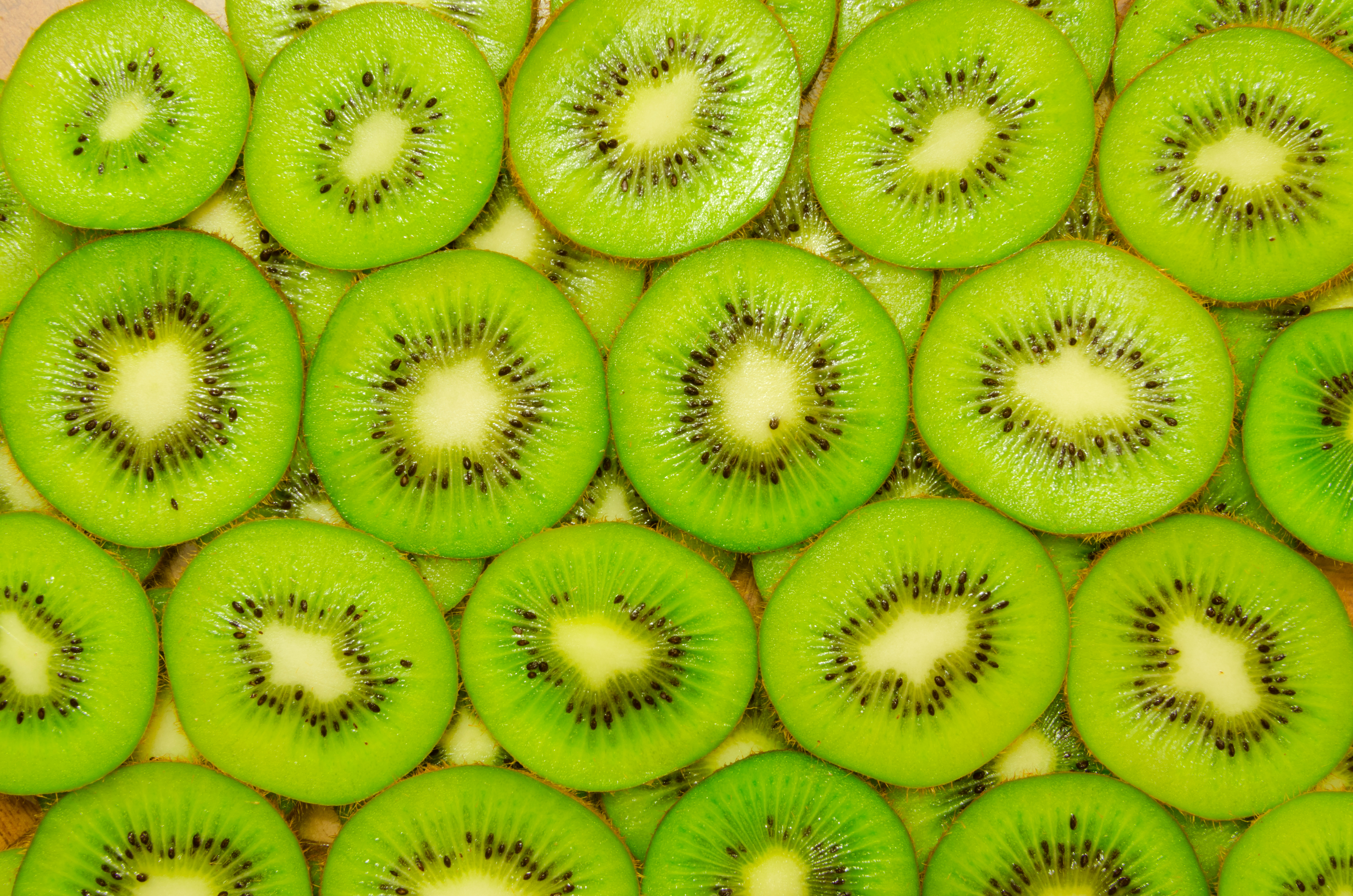 Киви 21.02. Сочный киви. Зеленый фрукт. Сочные фрукты. Фрукты зеленого цвета.
