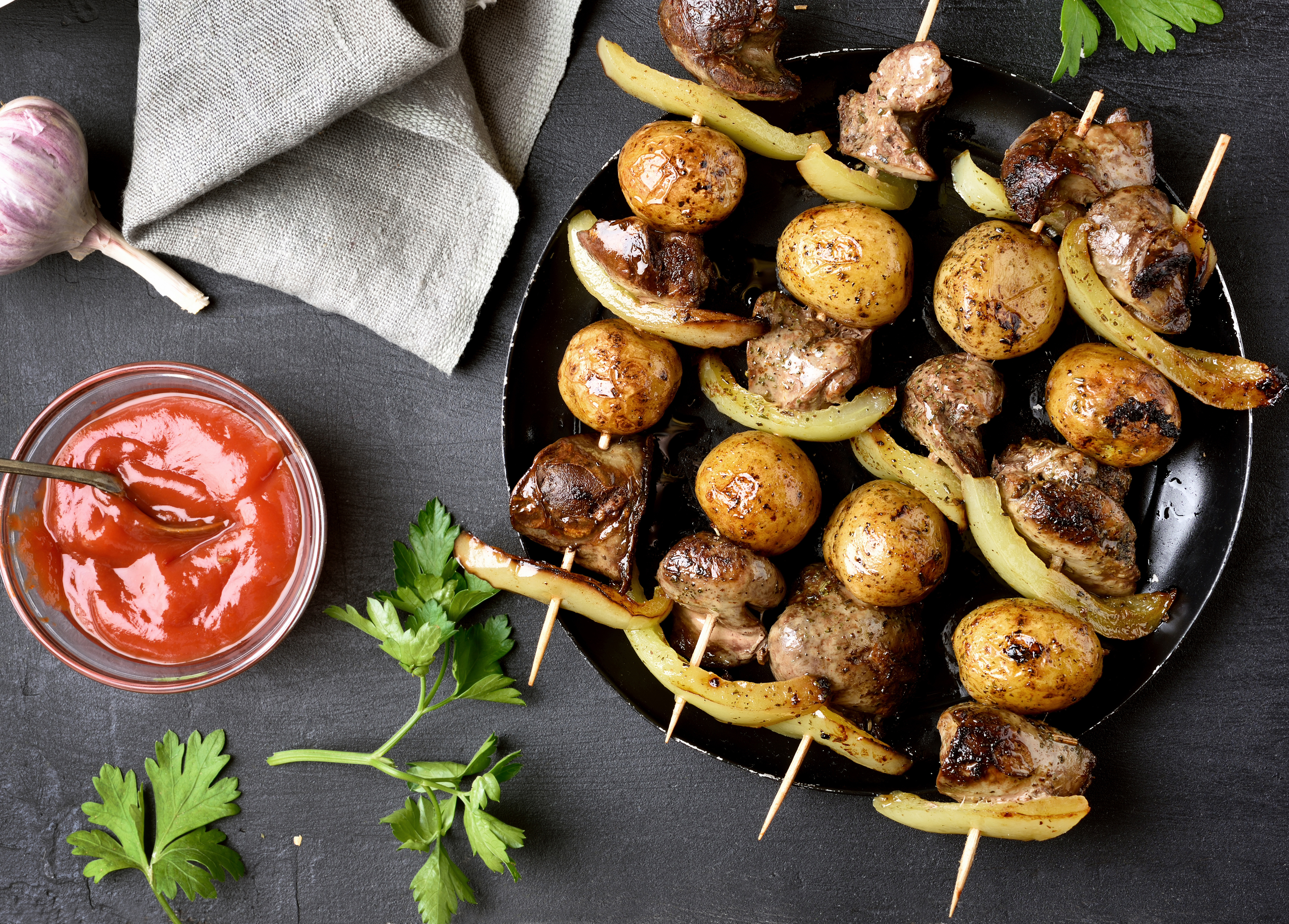 Мясо на мангале рецепты. Шашлык. Мясо на шпажках. Овощи на шпажках. Картофель на мангале.