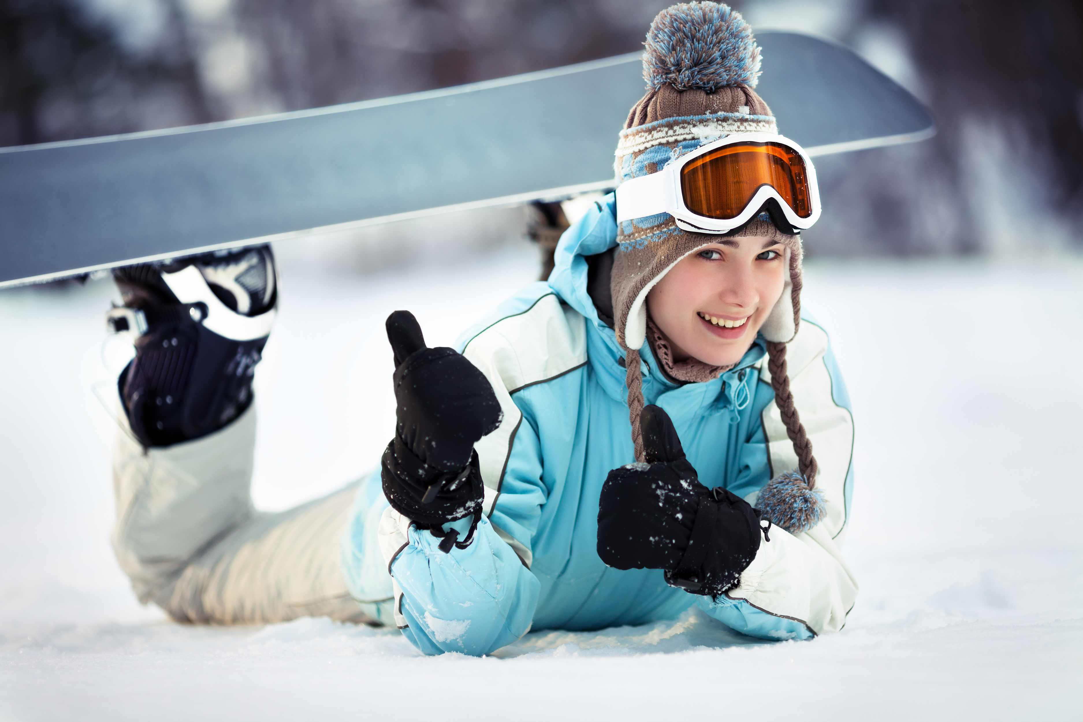 Do sport the winter. Девушка на сноуборде.
