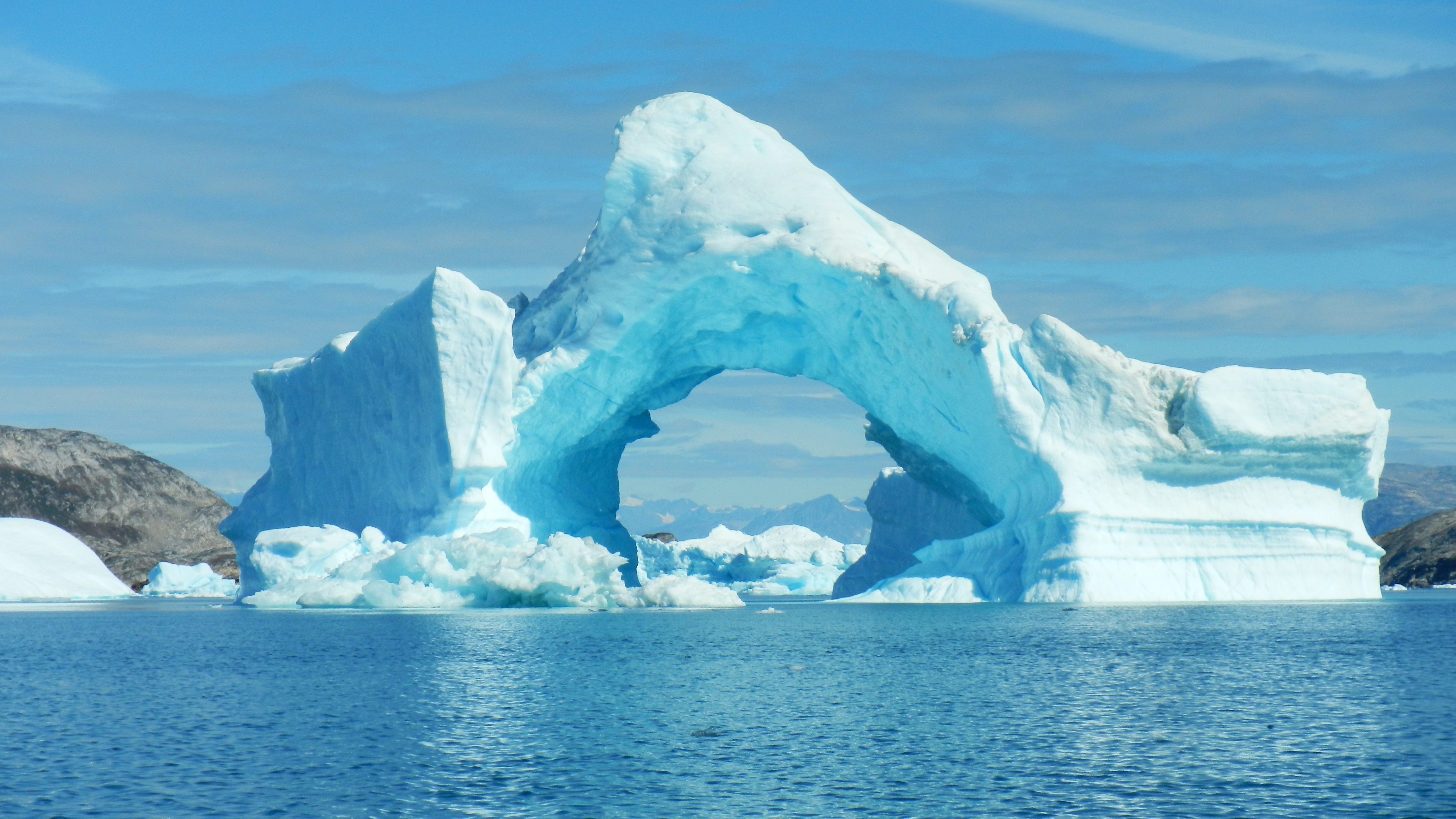 Бассейн антарктического океана реки. Айсберги Гренландии. Гренландия ледник Антарктида Арктика Гренландия. Китовая бухта Антарктида. Айсберги Антарктиды.