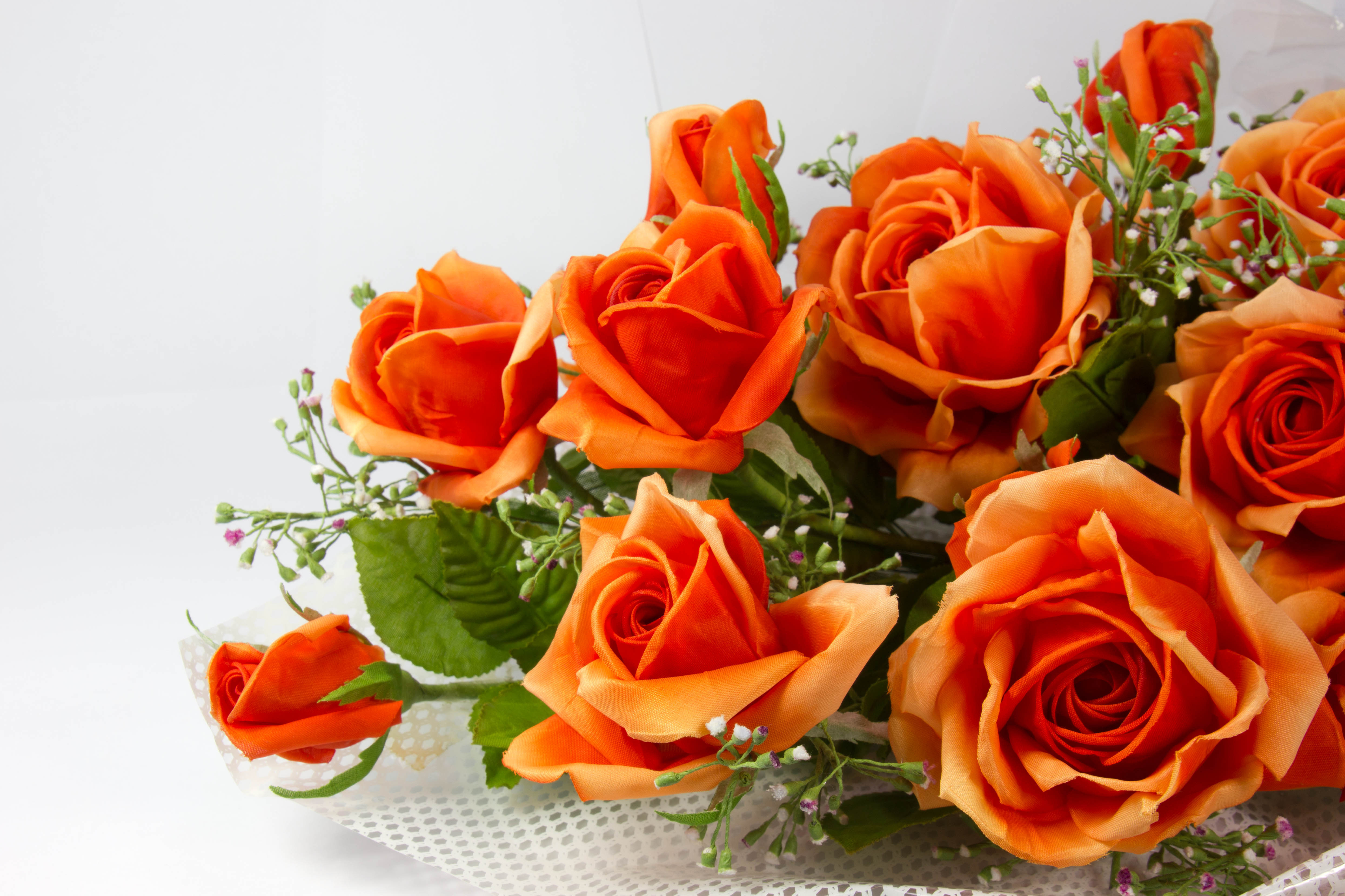 Красивое фото с юбилеем. Оранжевые цветы. Оранжевые розы. Шикарные оранжевые розы. Оранжевые розы букет.