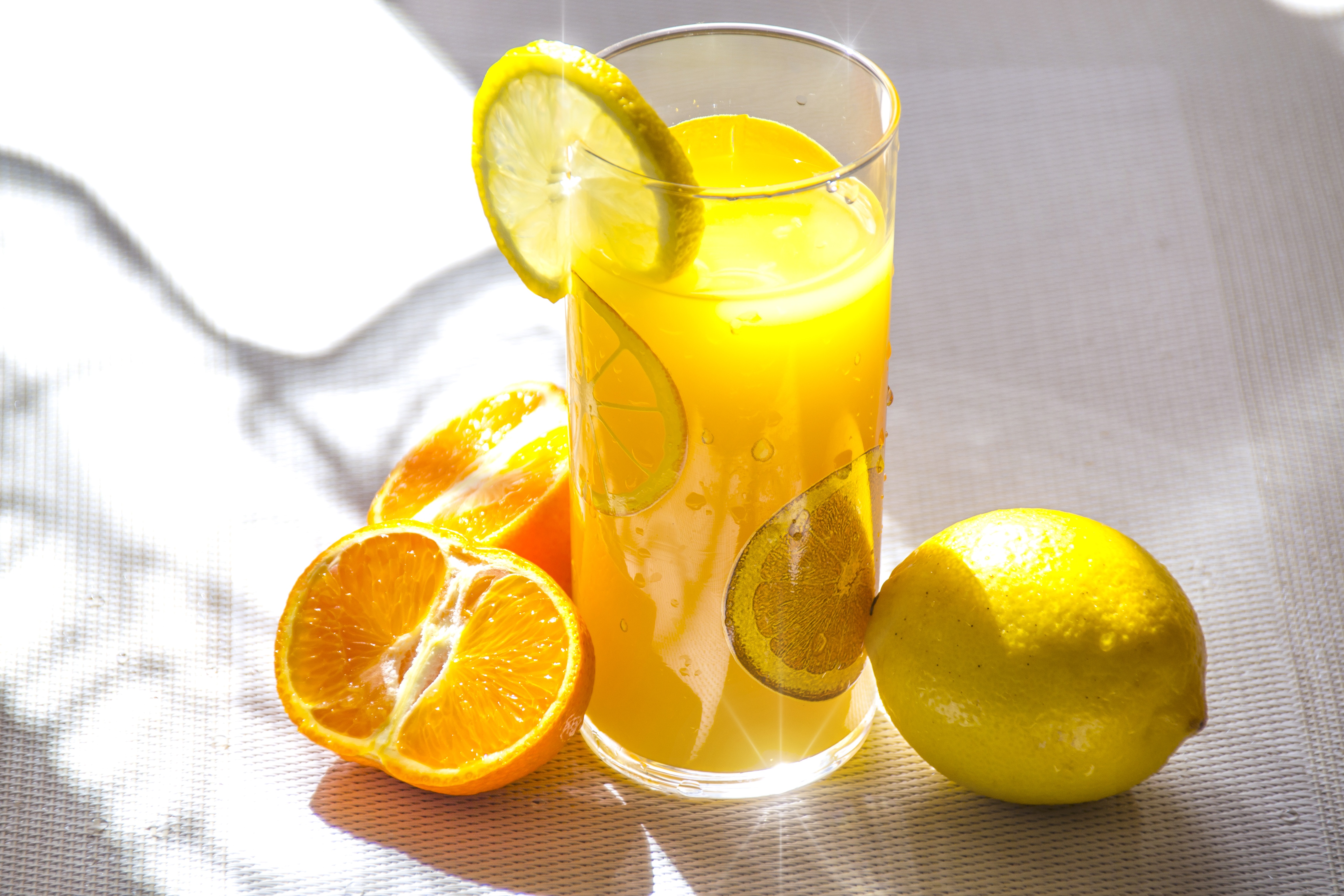 Витамин с летом можно. Оранж Джус лимонад. Цитрусовый лимонад. Apelsin Limon сок. Lemon Fresh апельсин лимонад.