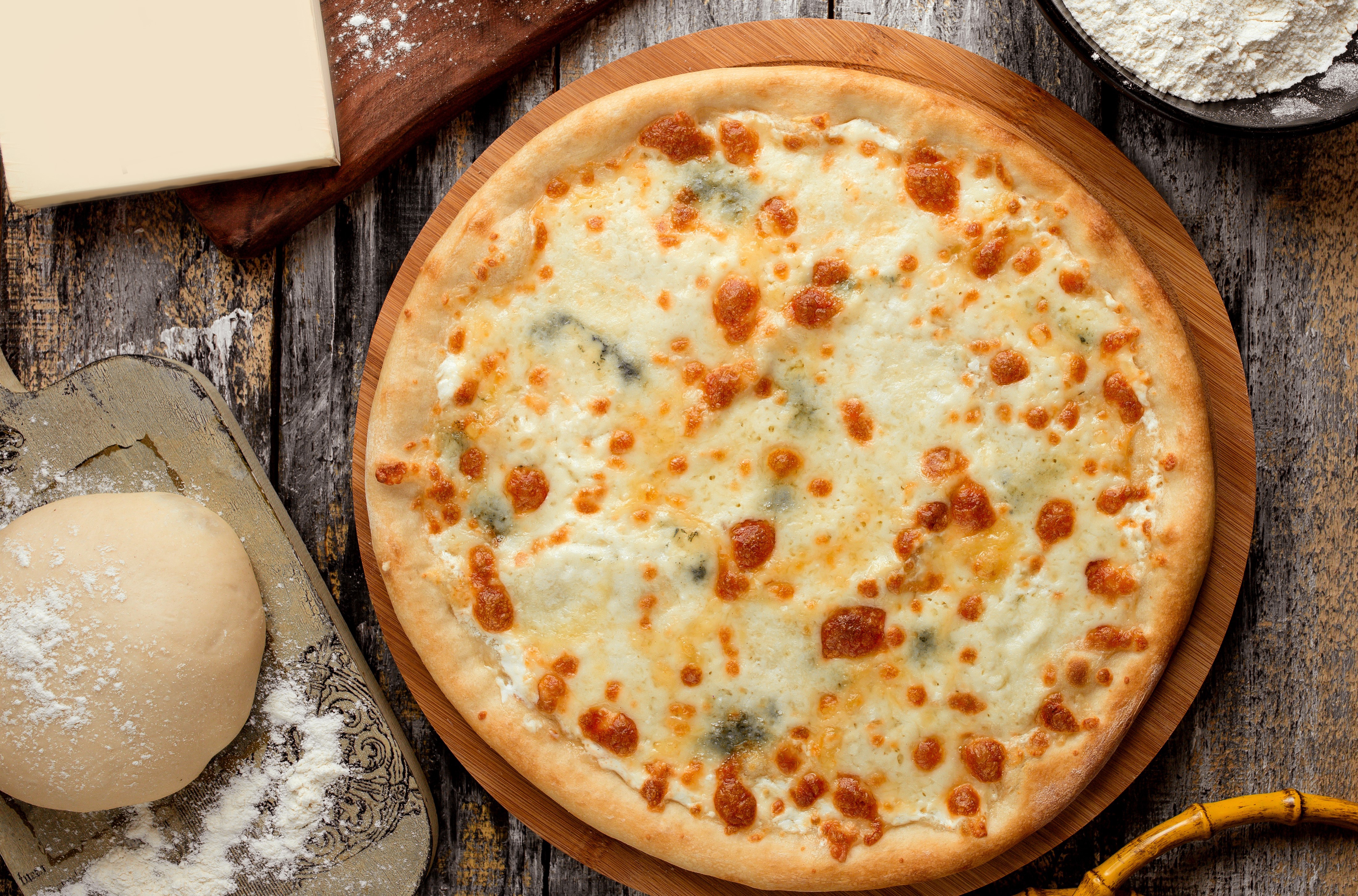 какой сыр кладут в пиццу четыре сыра фото 105