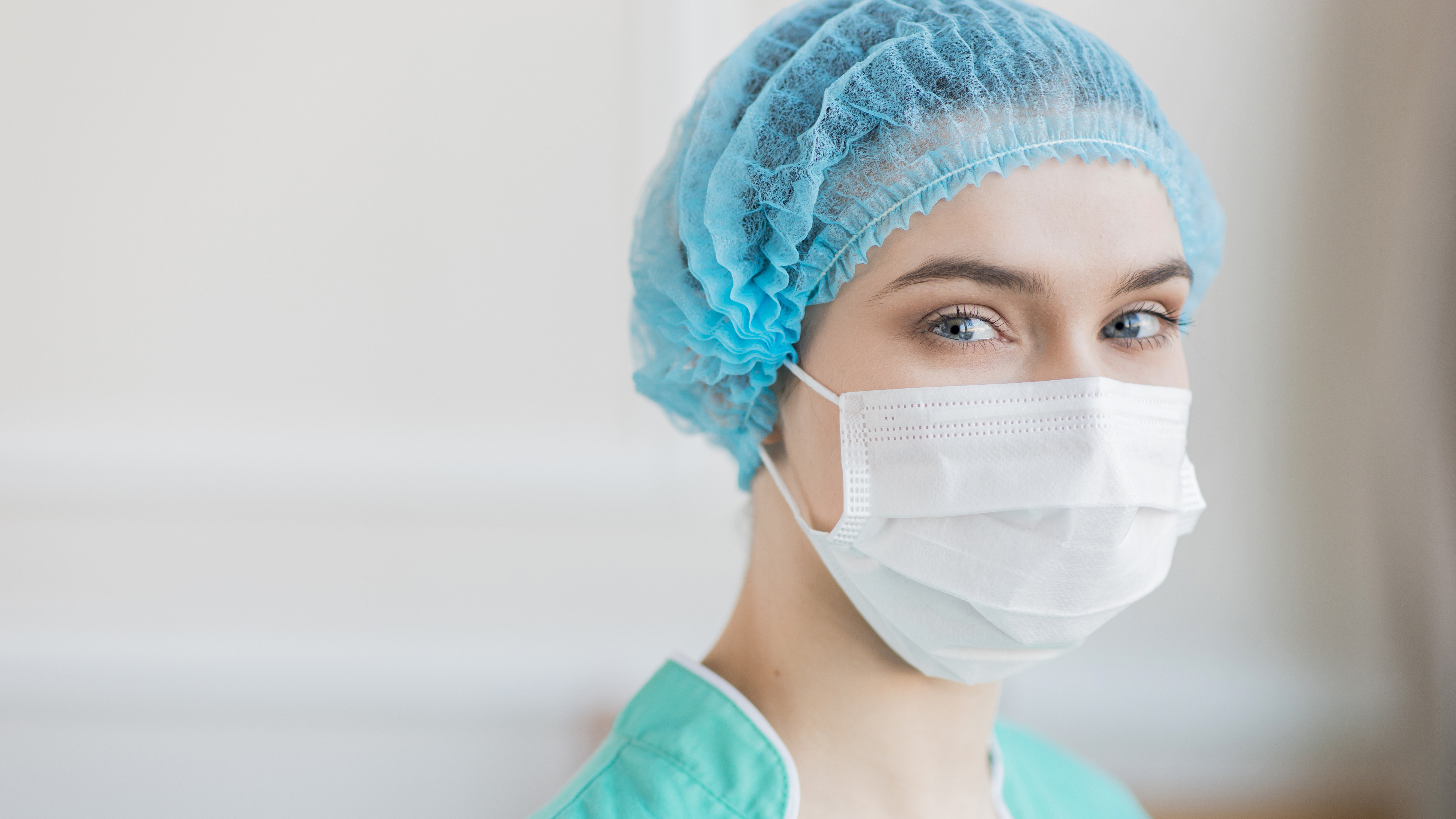 Медсестры очень красивые в медицинских масках фото