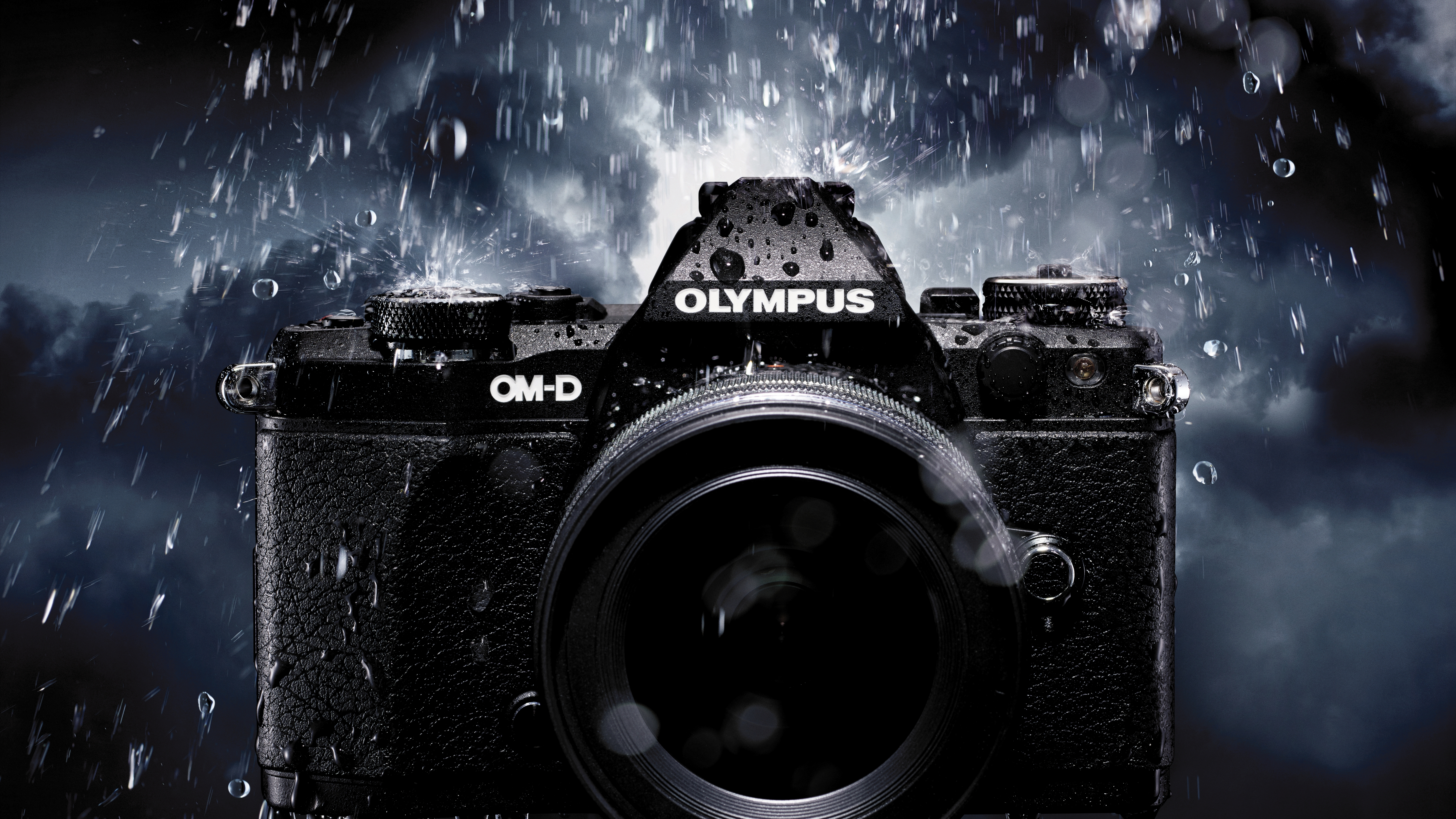 Zastaki.com - Старый фотоаппарат olympus под дождем