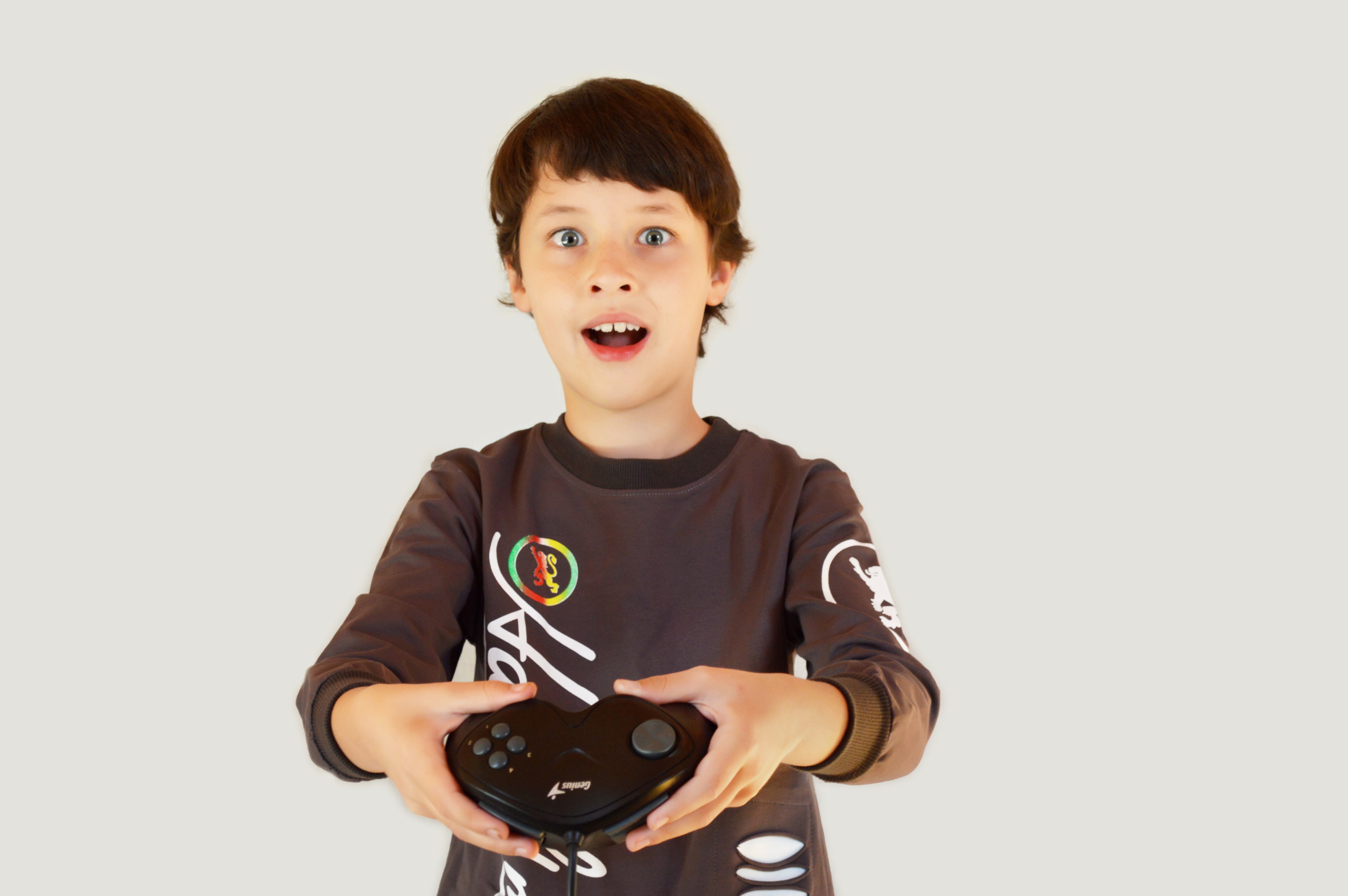 Молодой геймер. Юный геймер. Юный геймер. Самый молодой геймер. Компьютерные игры.