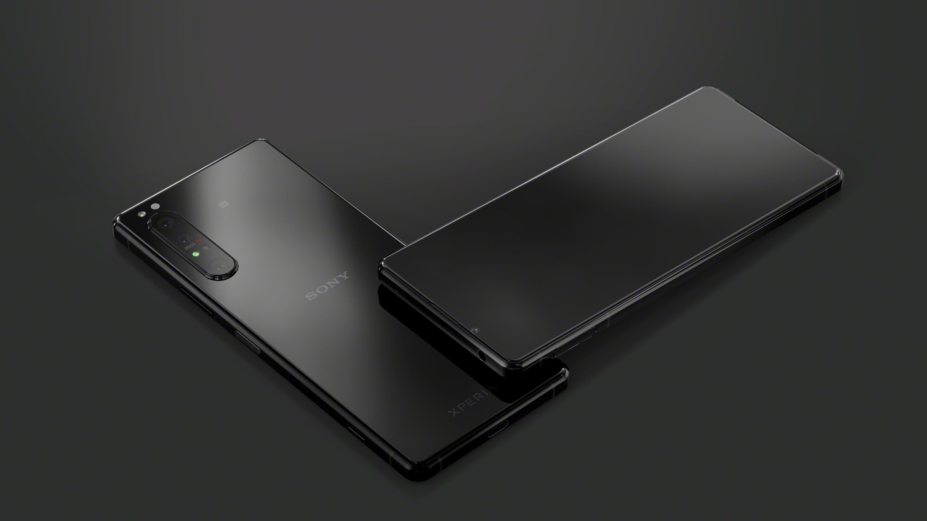 Zastaki.com - Черный тонкий смартфон Sony Xperia 1 II