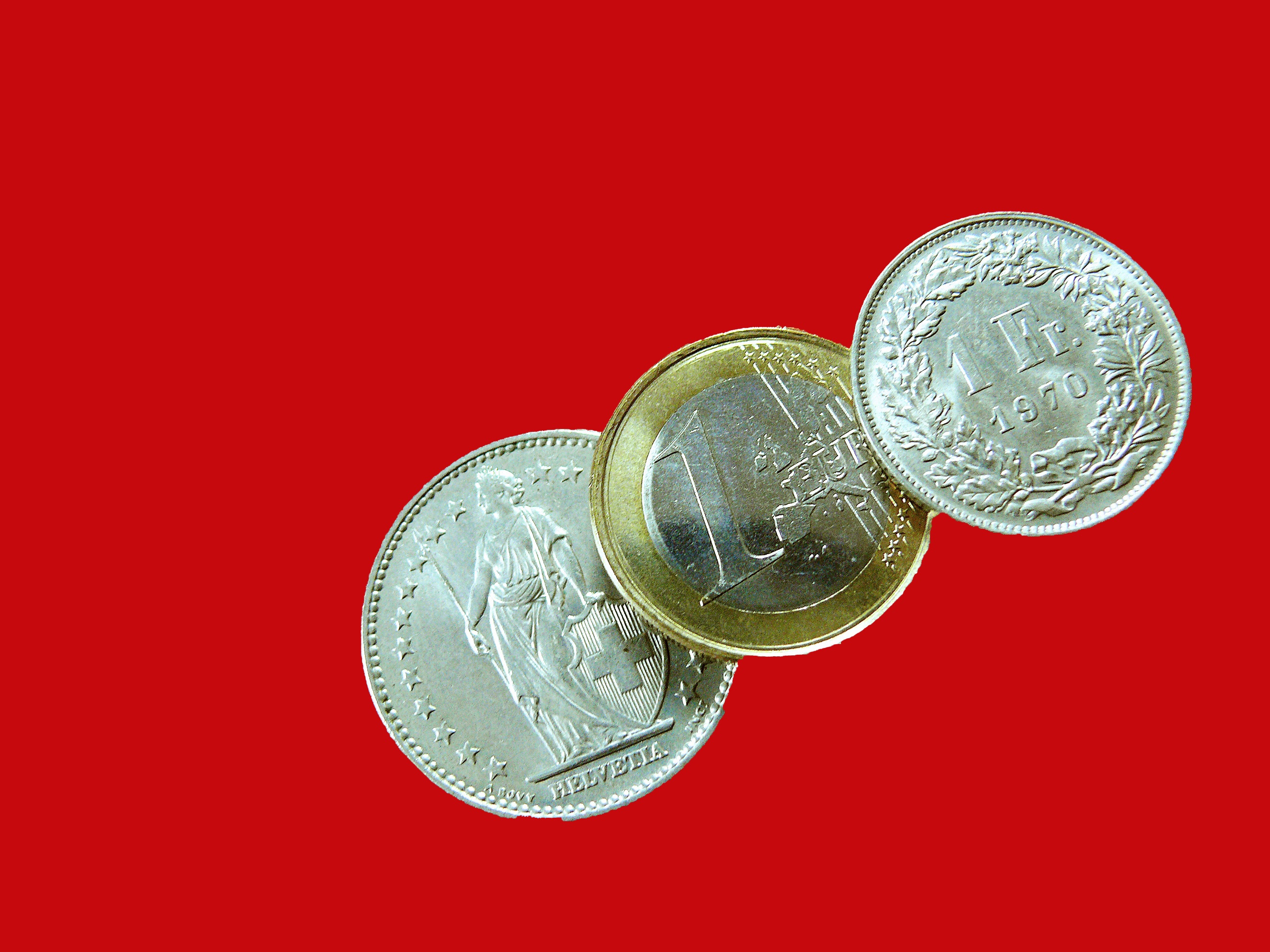 Швейцарские франки в рубли. Швейцария Франк. Валюта Швейцарии. Деньги Швейцарии монеты. Металлические деньги Швейцарии.