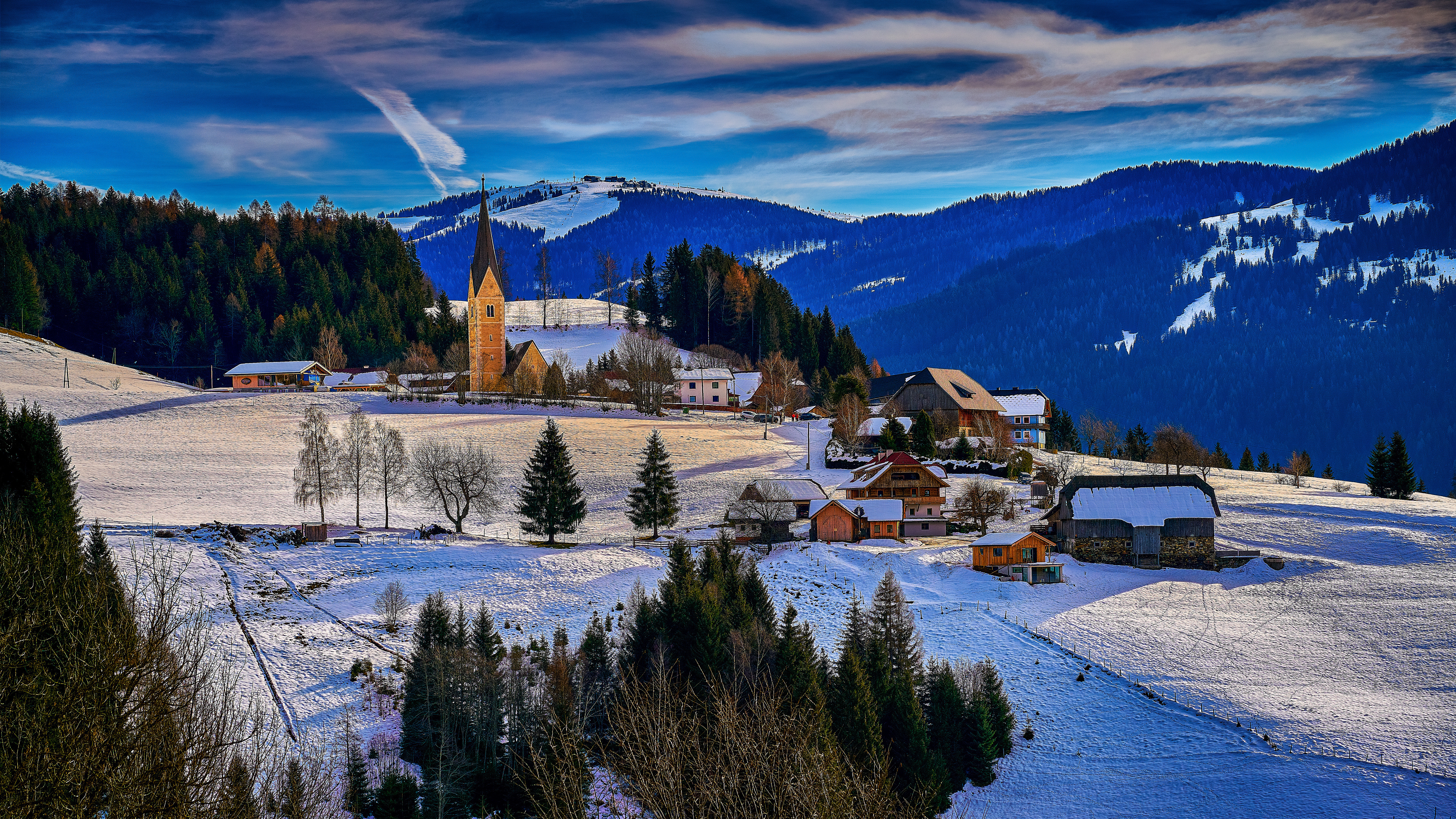 Zastaki.com - Спокойный зимний город в горах, Австрия